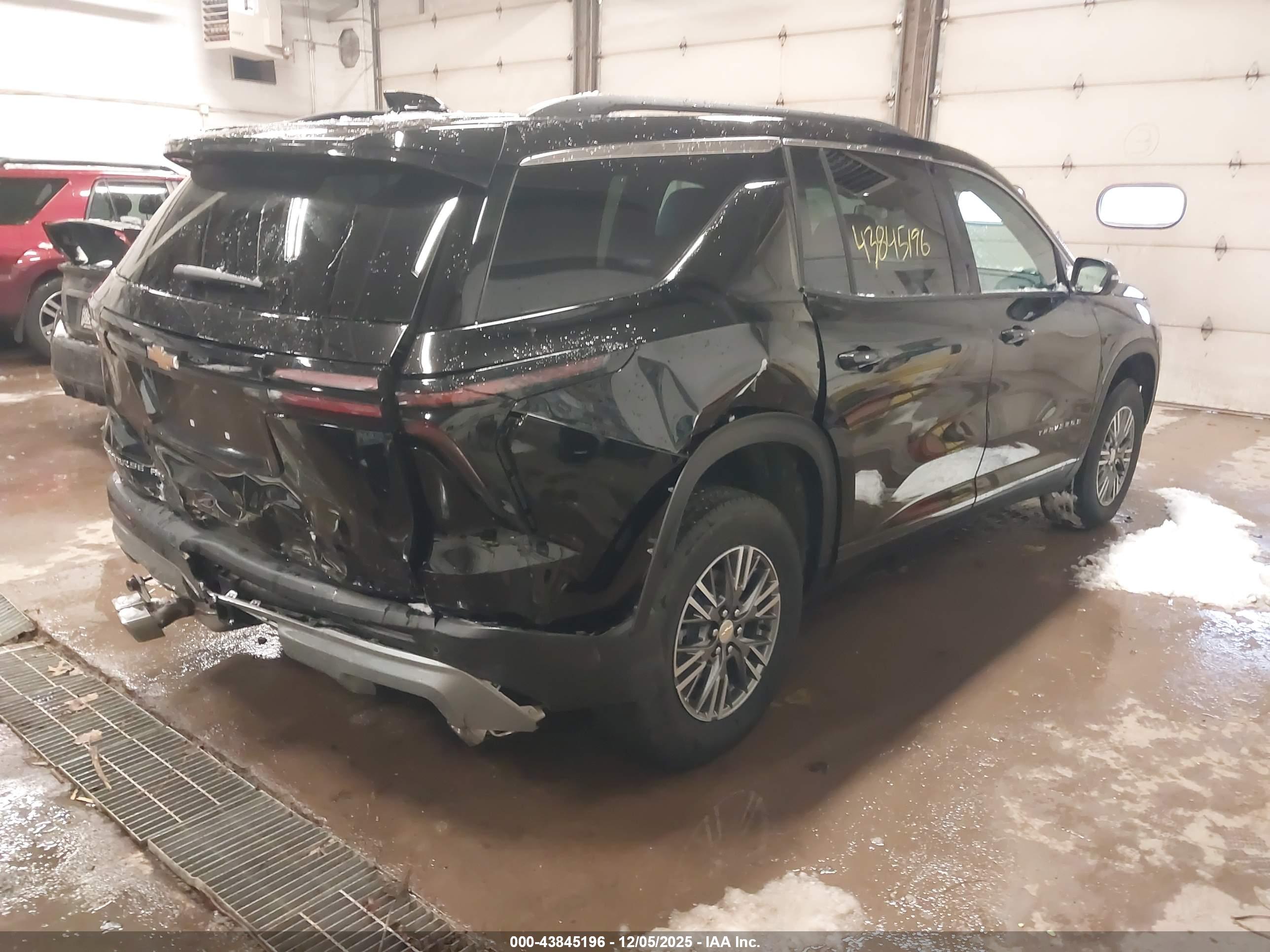 CHEVROLET TRAVERSE image 4