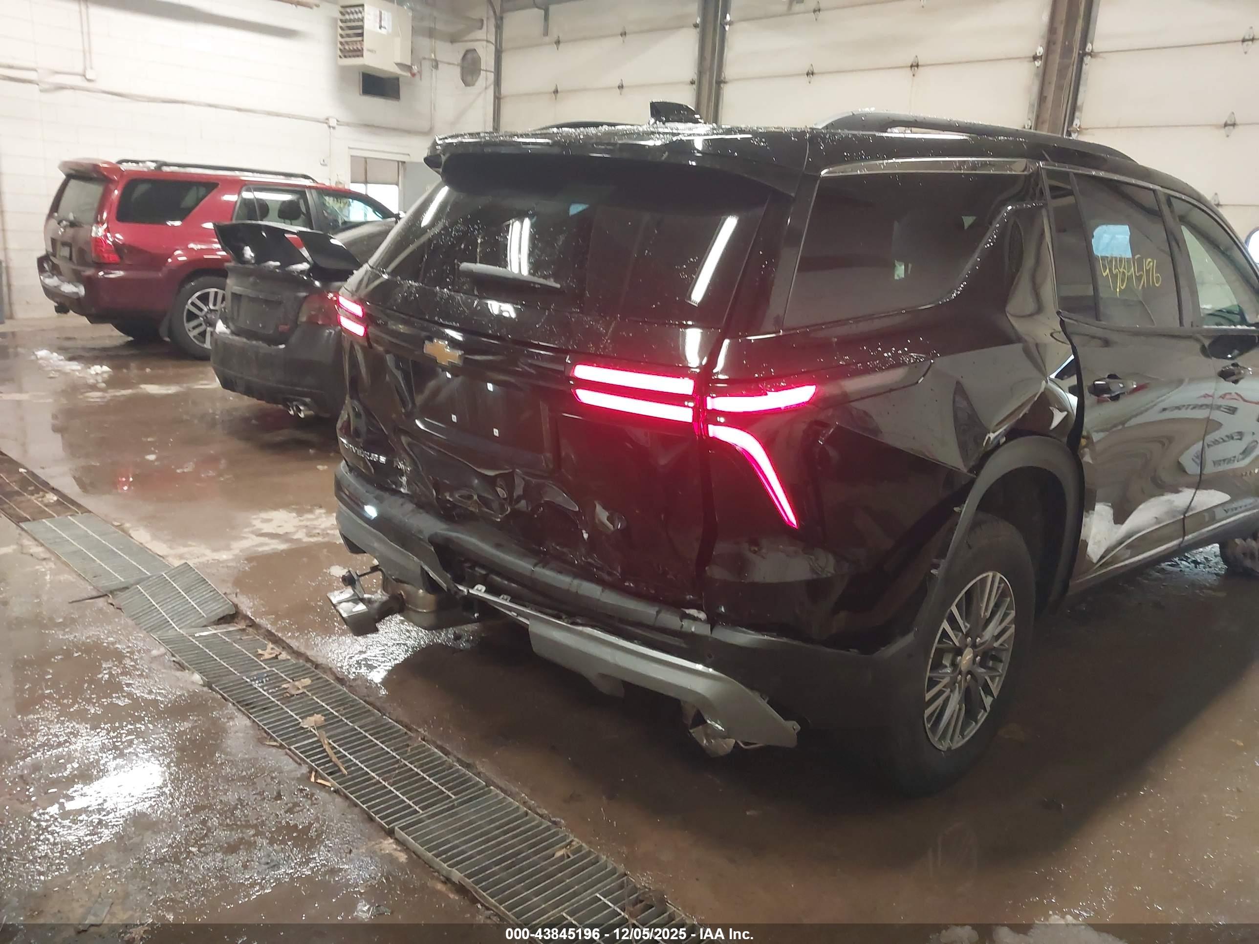 CHEVROLET TRAVERSE image 6