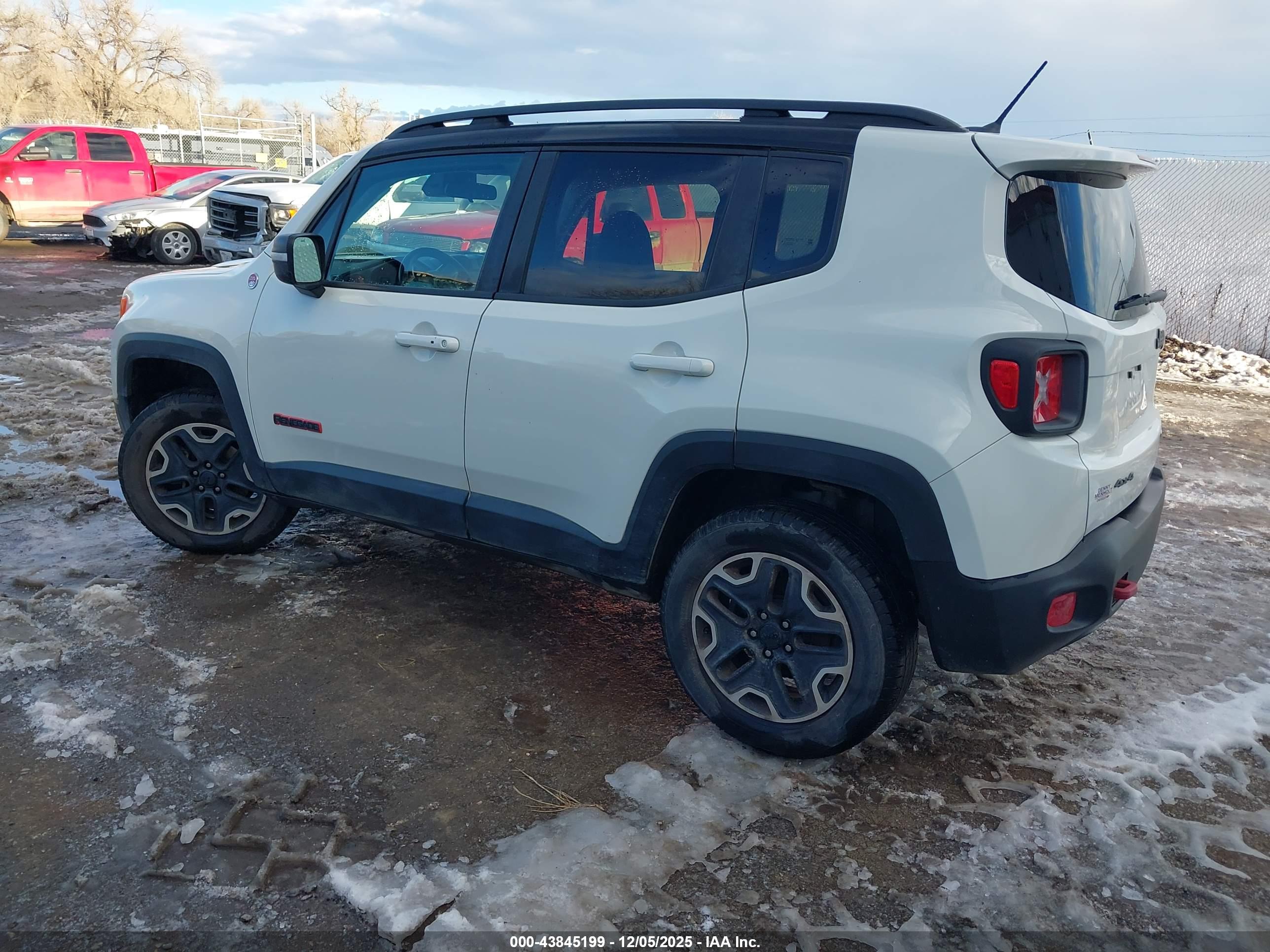 JEEP RENEGADE image 3