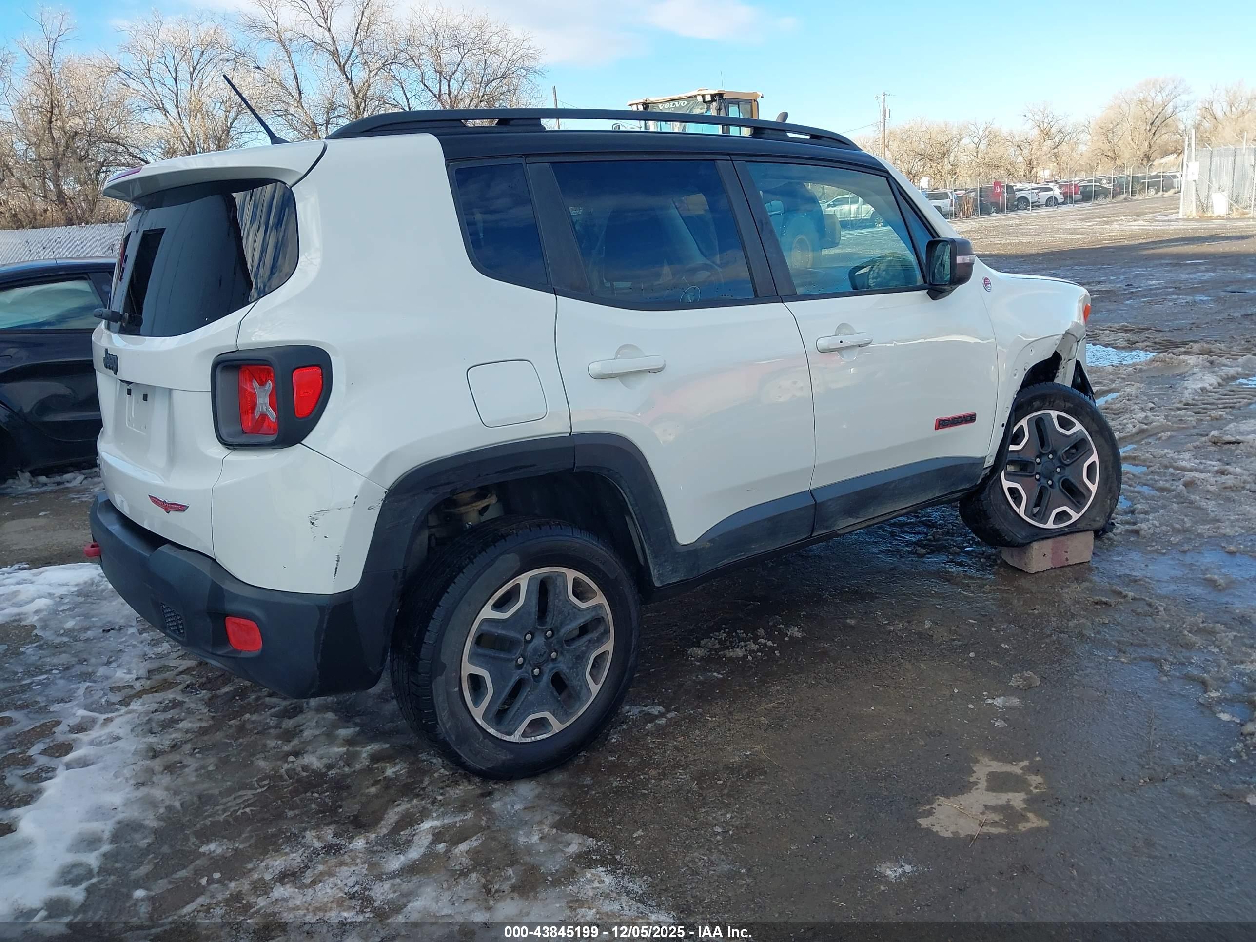 JEEP RENEGADE image 4