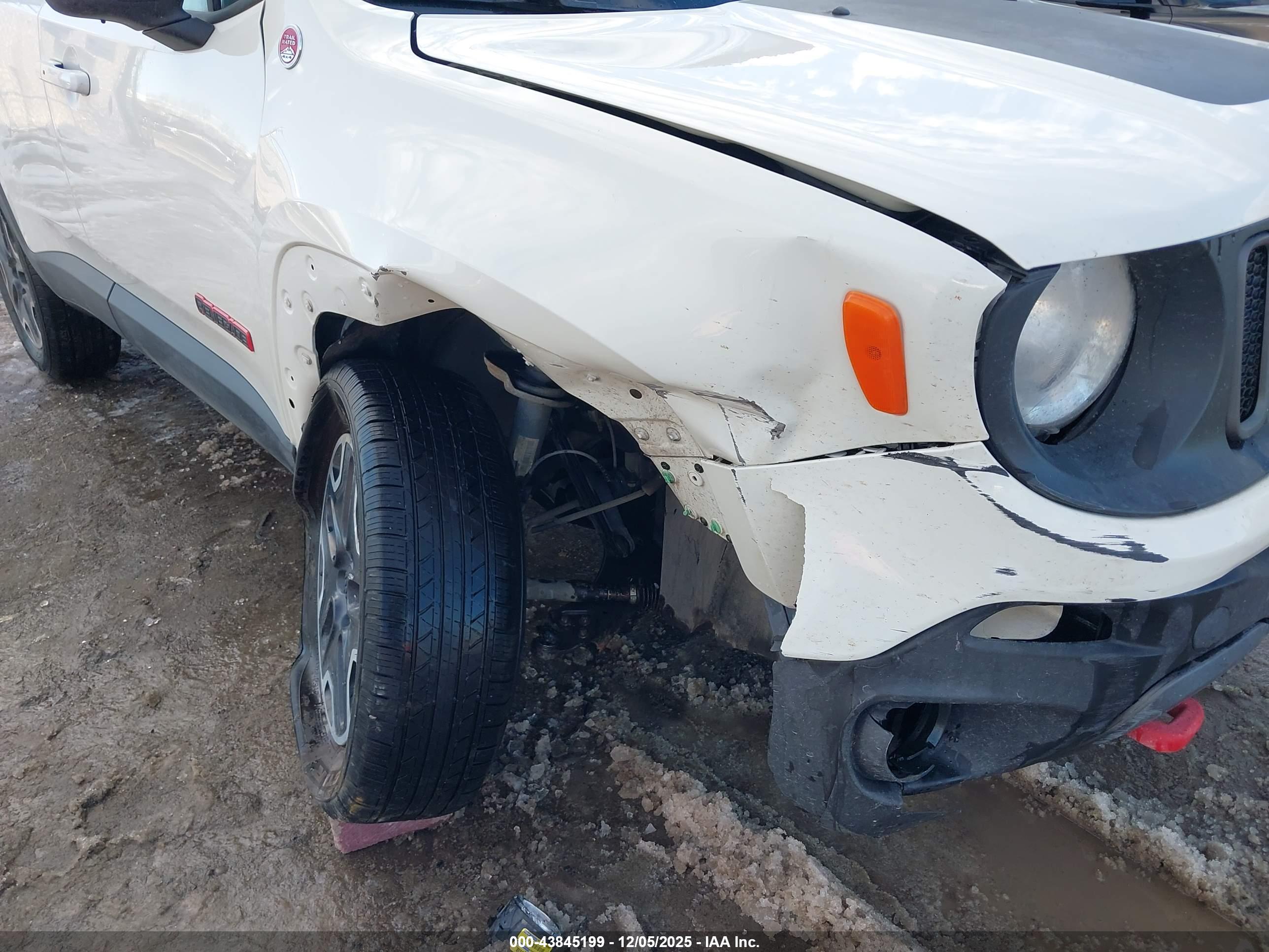 JEEP RENEGADE image 6
