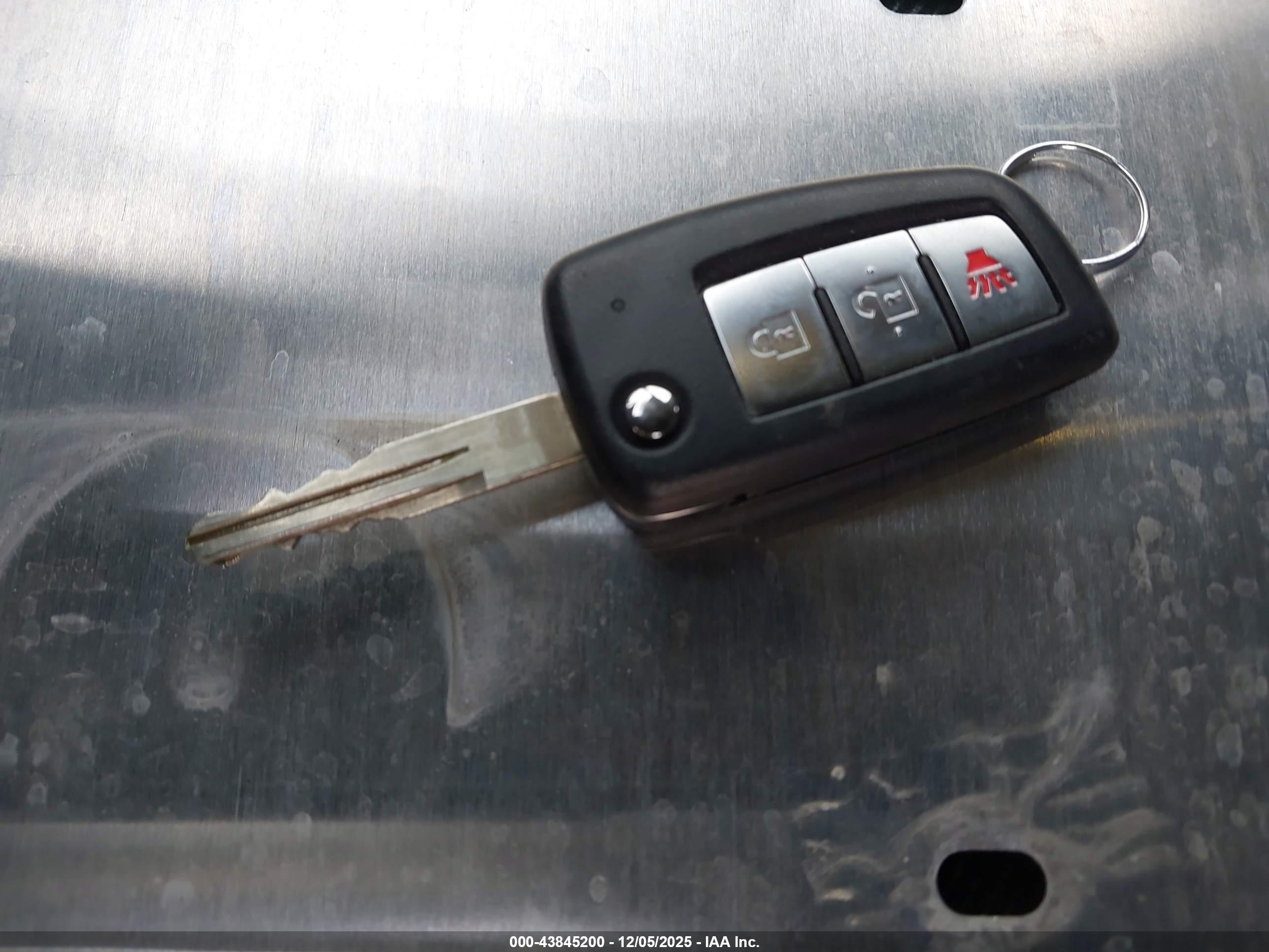 NISSAN ROGUE image 11