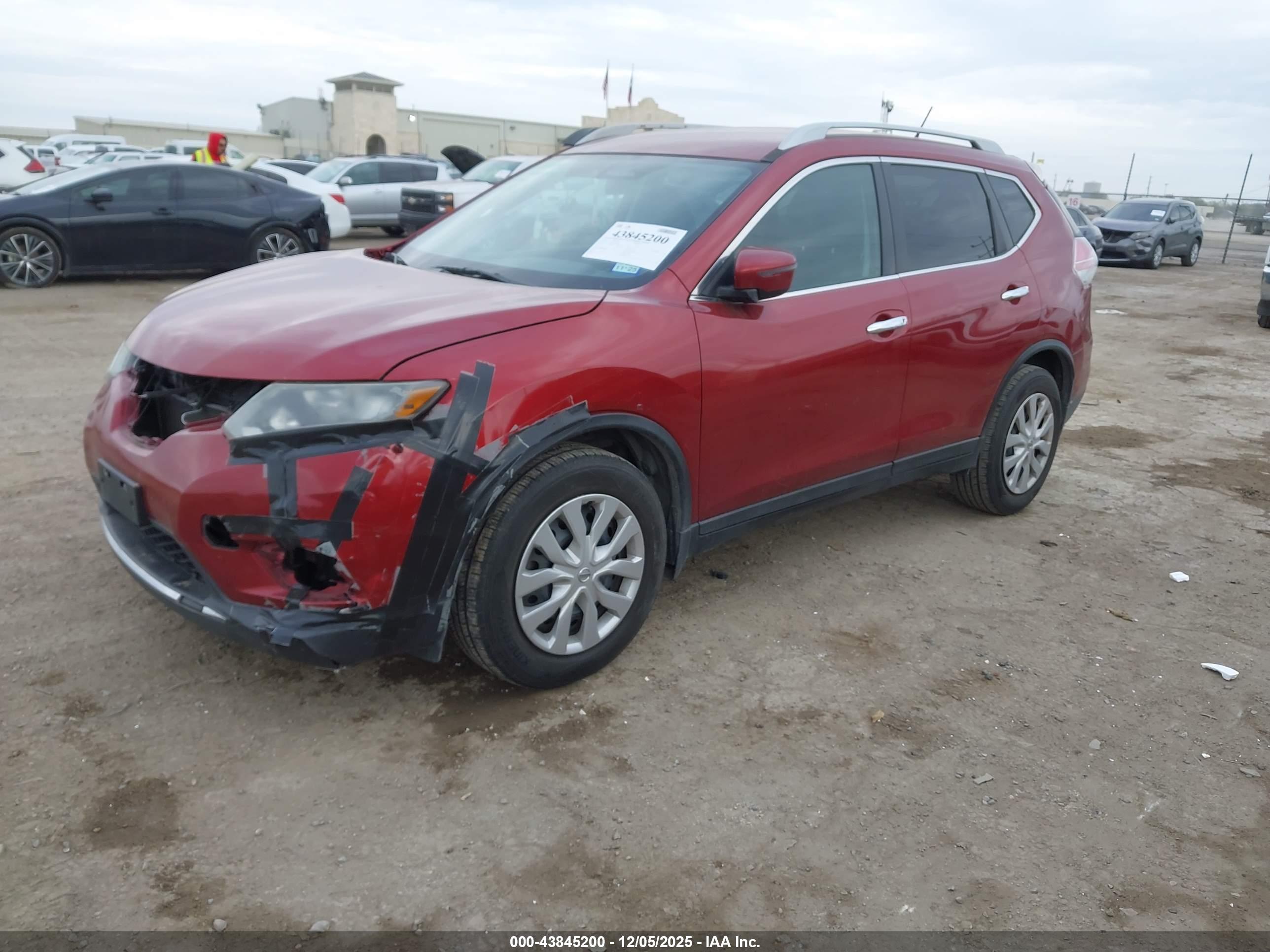 NISSAN ROGUE image 2