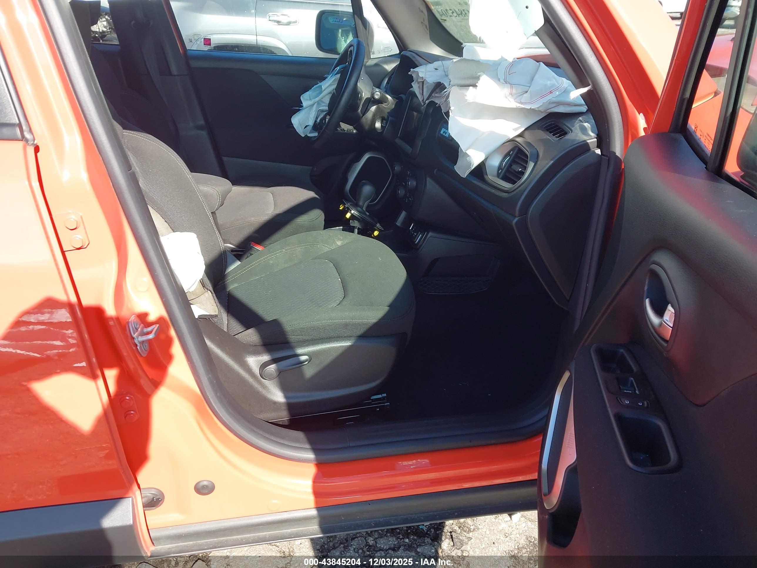 JEEP RENEGADE image 5
