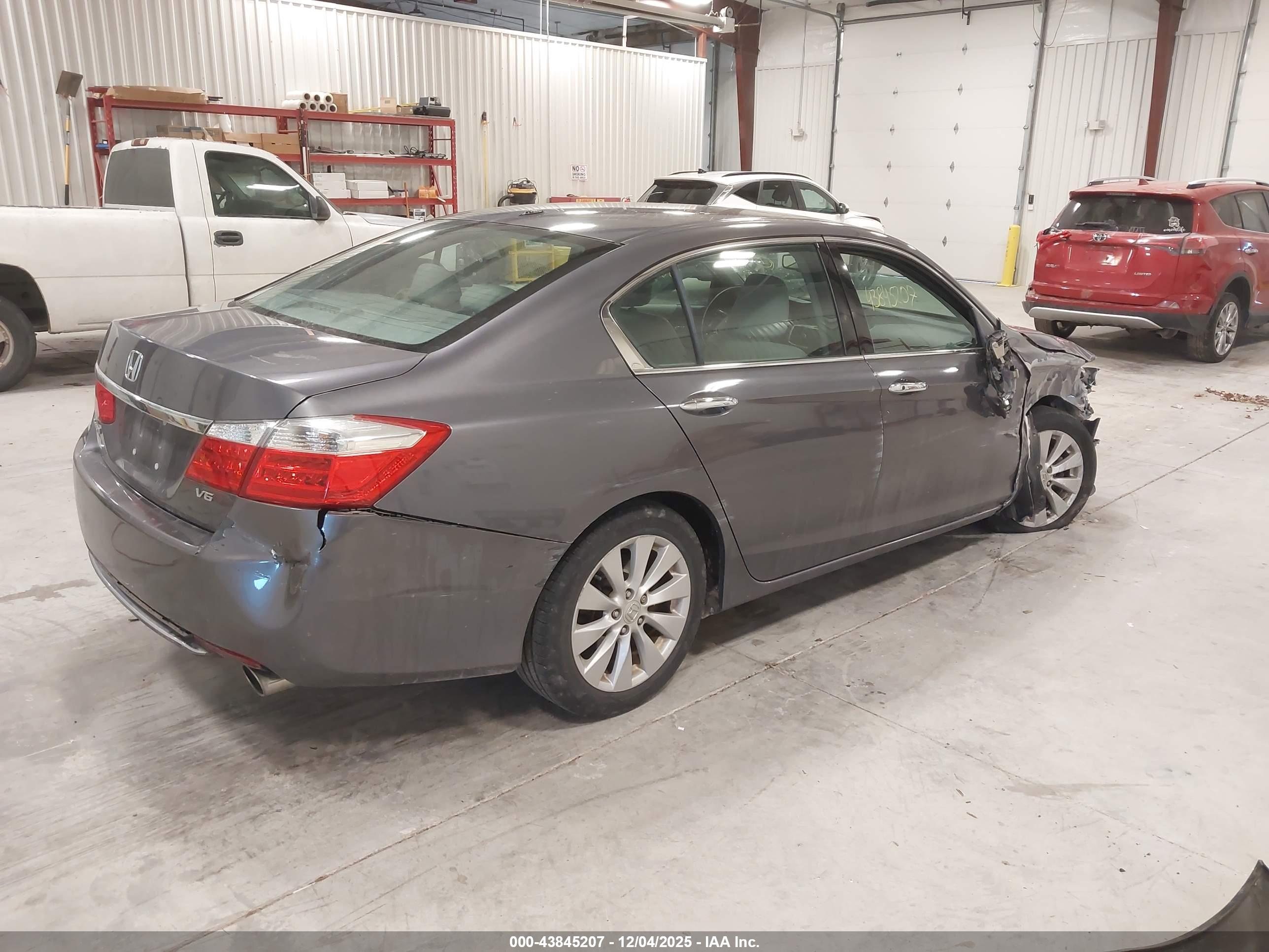 HONDA ACCORD image 4