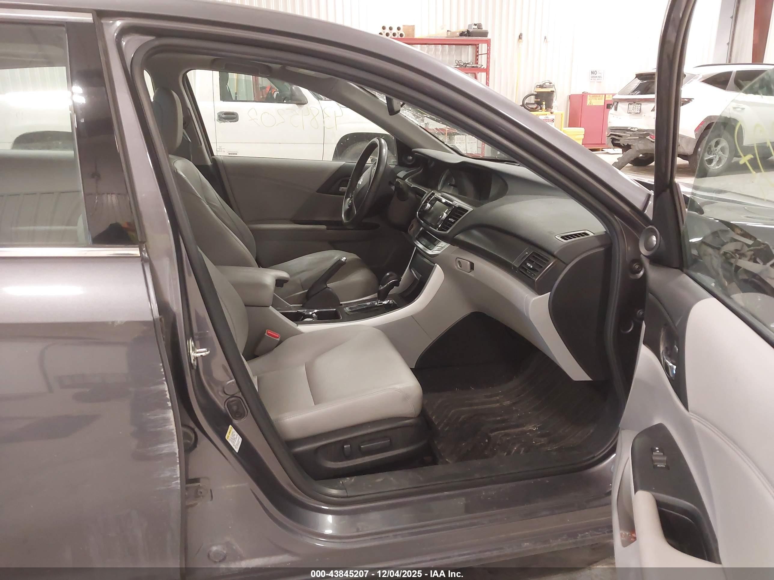 HONDA ACCORD image 5