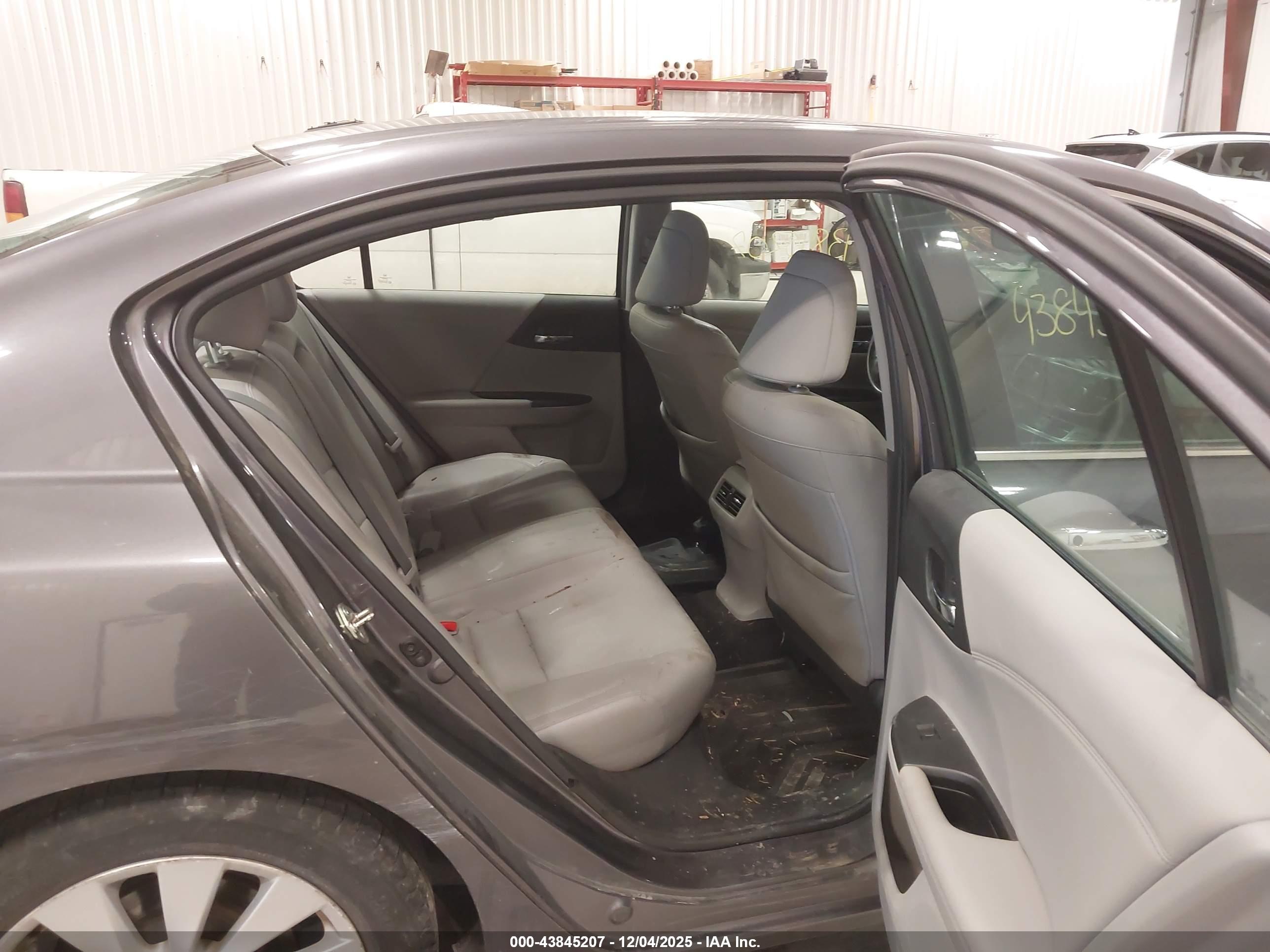 HONDA ACCORD image 8