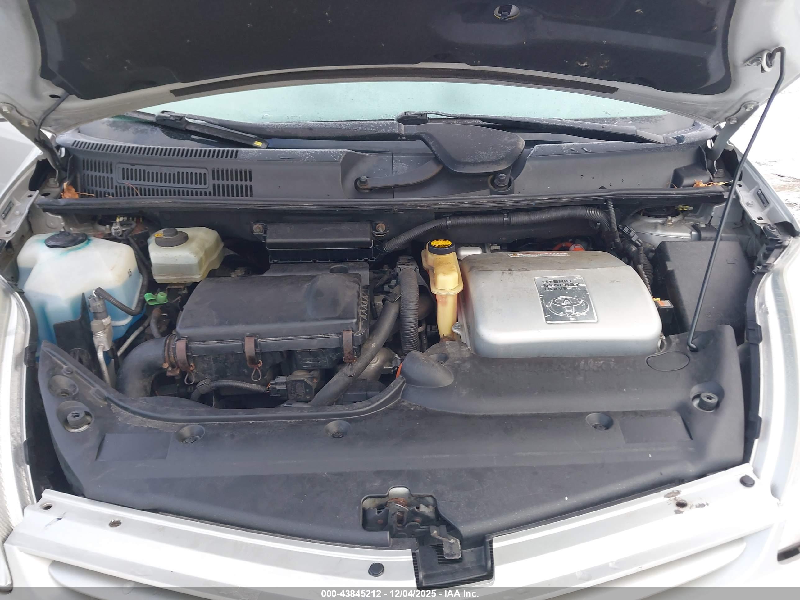 TOYOTA PRIUS image 10