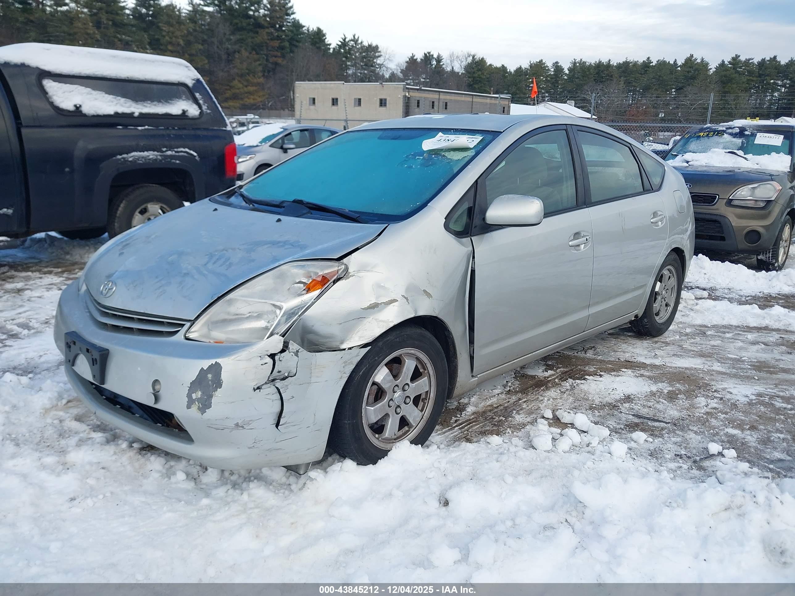 TOYOTA PRIUS image 2