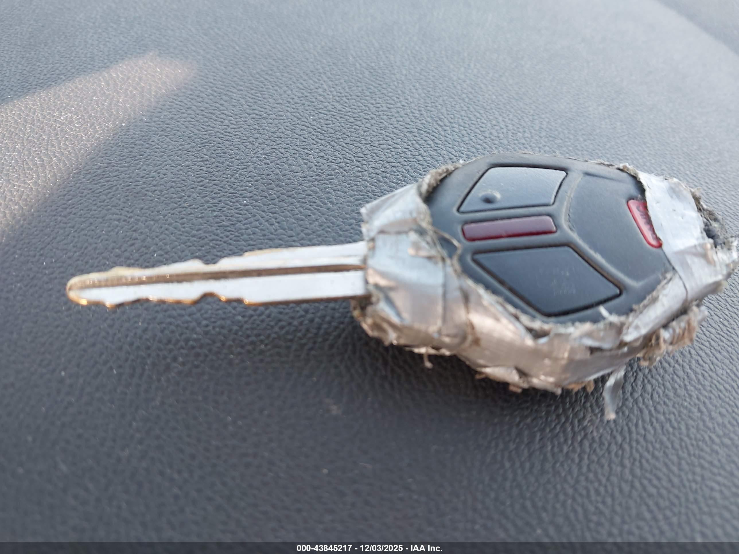 MITSUBISHI OUTLANDER image 11