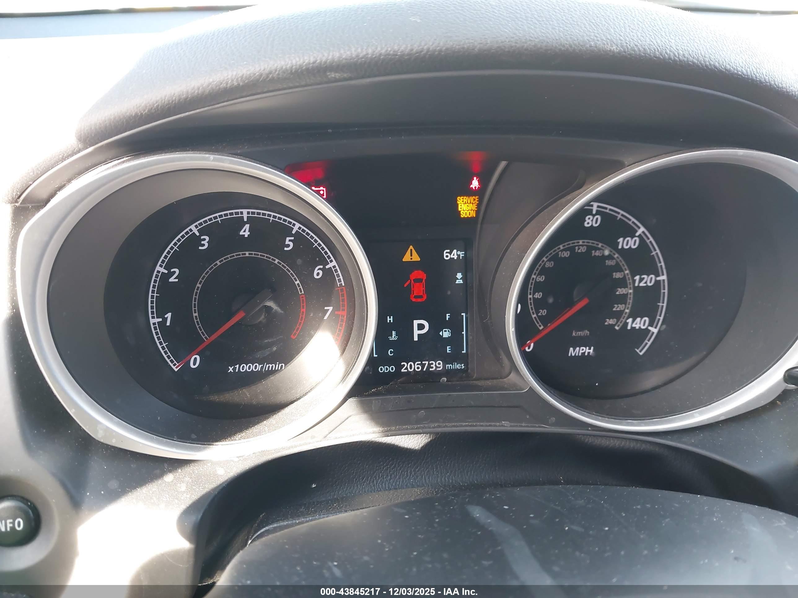 MITSUBISHI OUTLANDER image 7