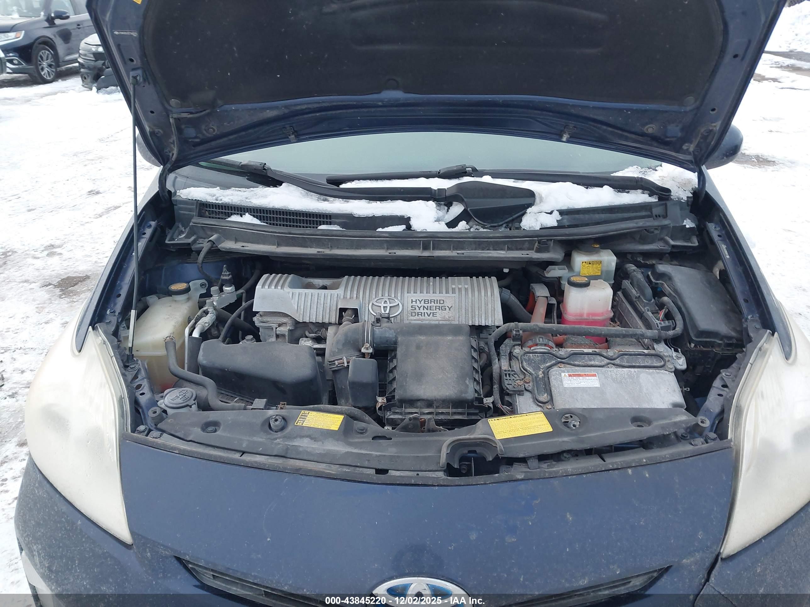 TOYOTA PRIUS image 10