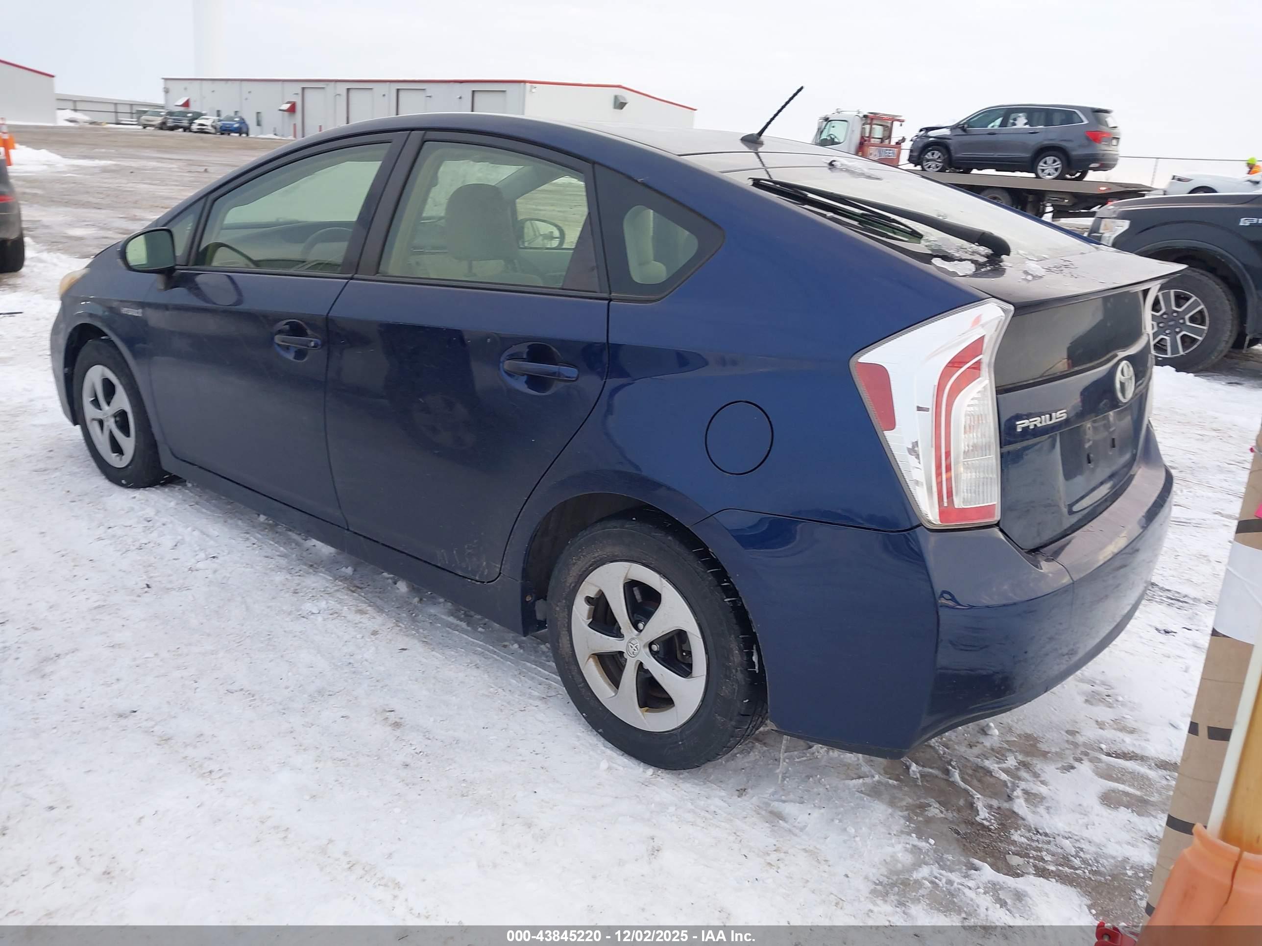 TOYOTA PRIUS image 3