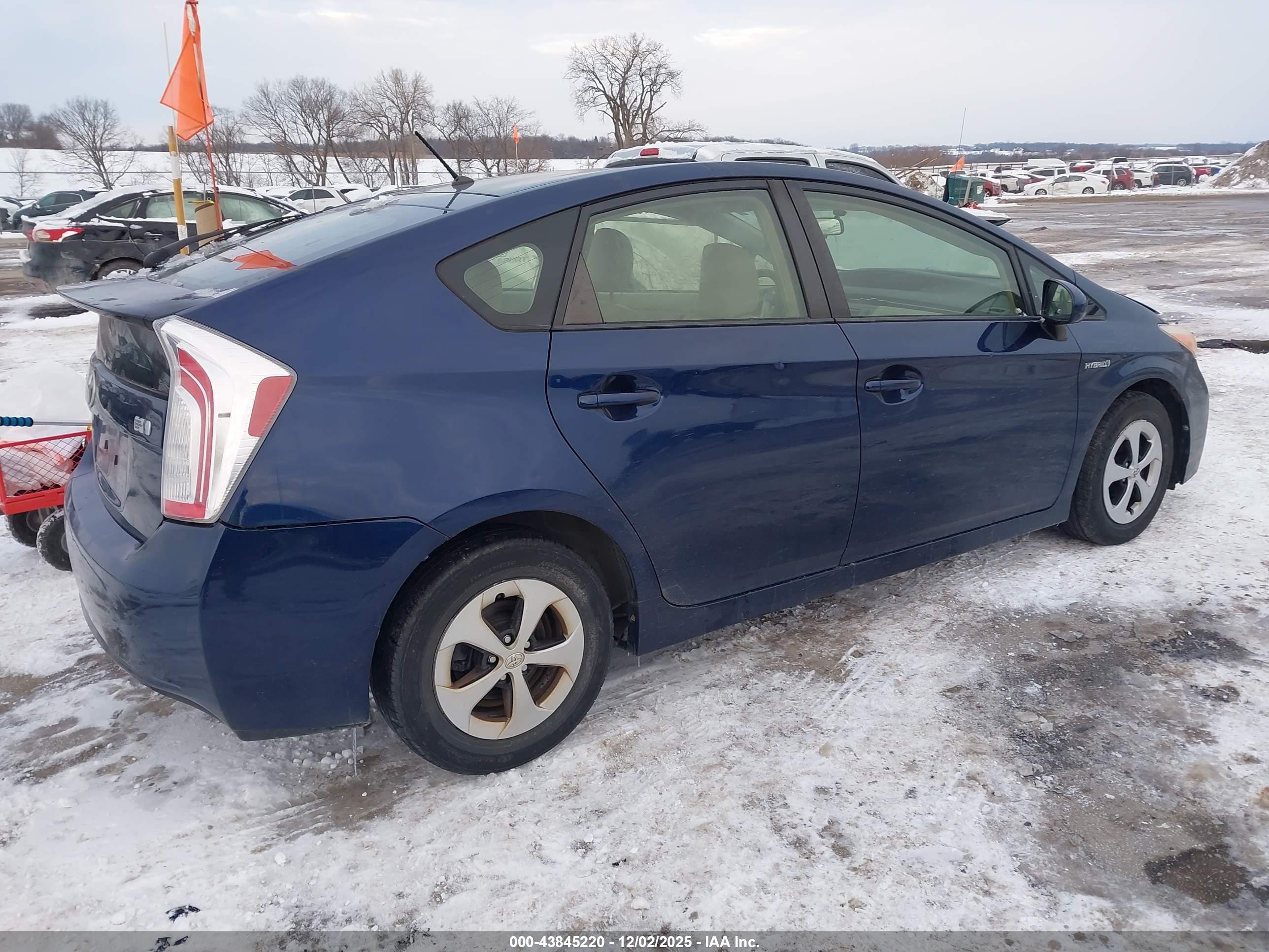 TOYOTA PRIUS image 4