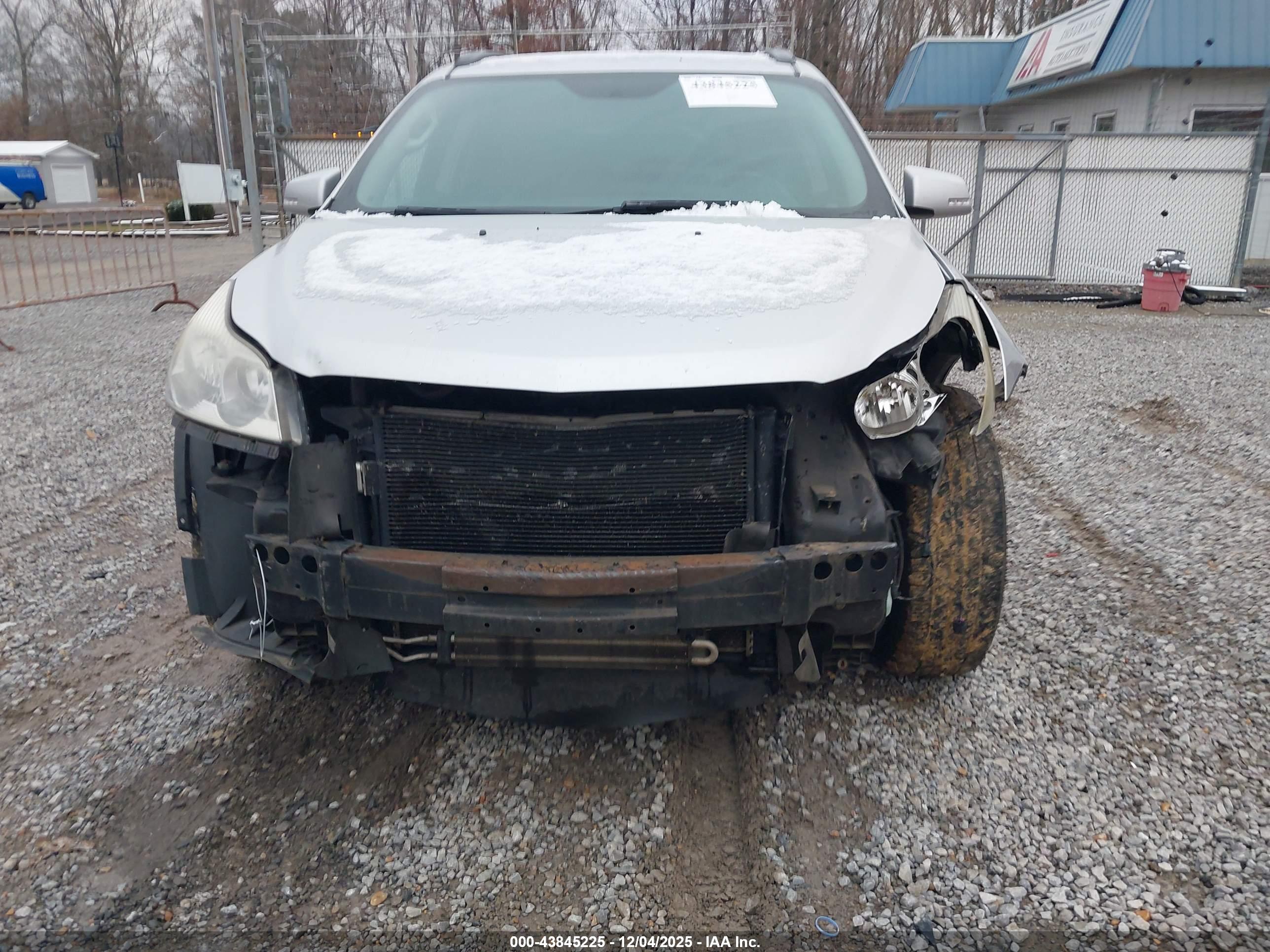 CHEVROLET TRAVERSE image 6