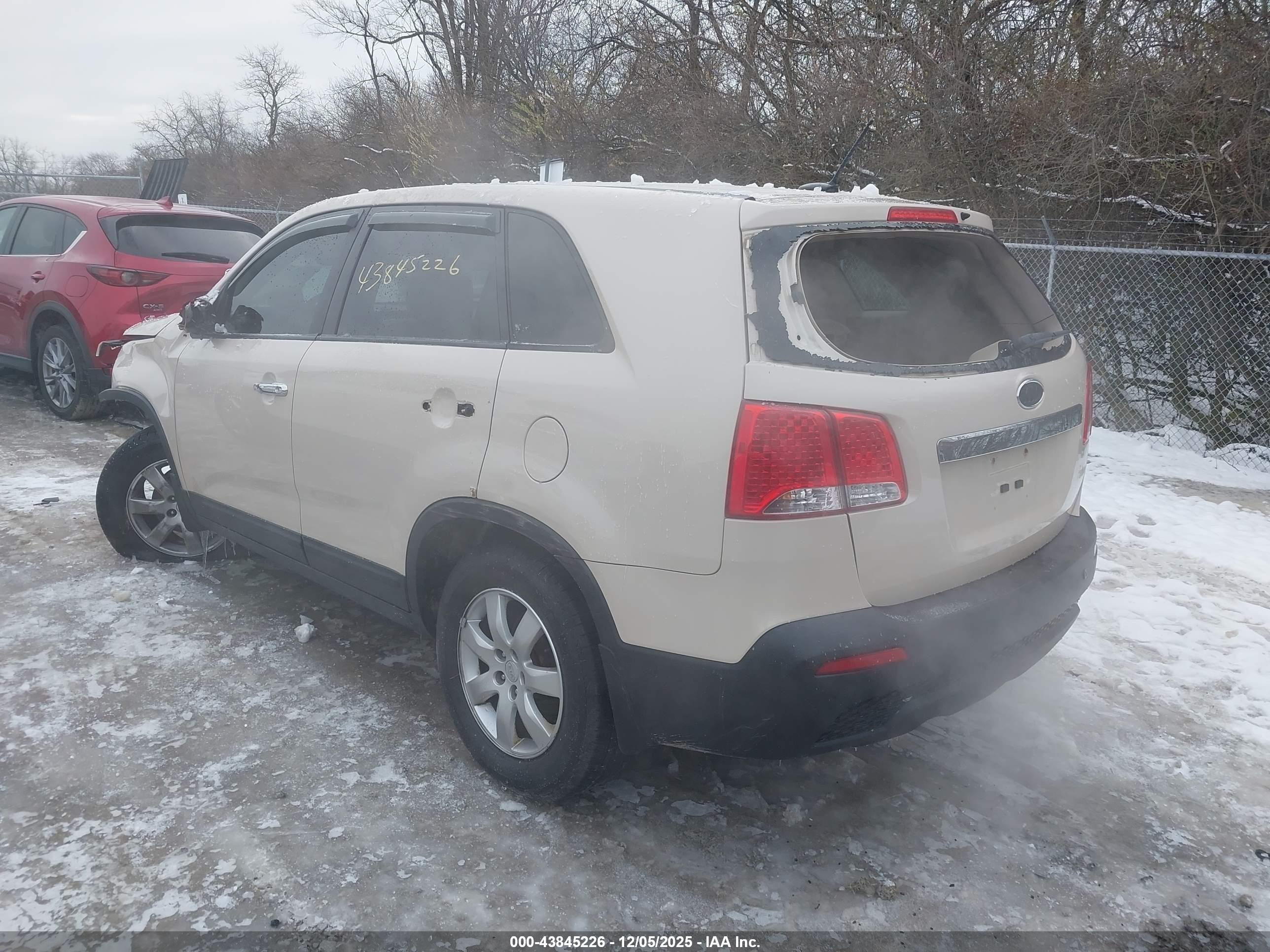 KIA SORENTO image 3