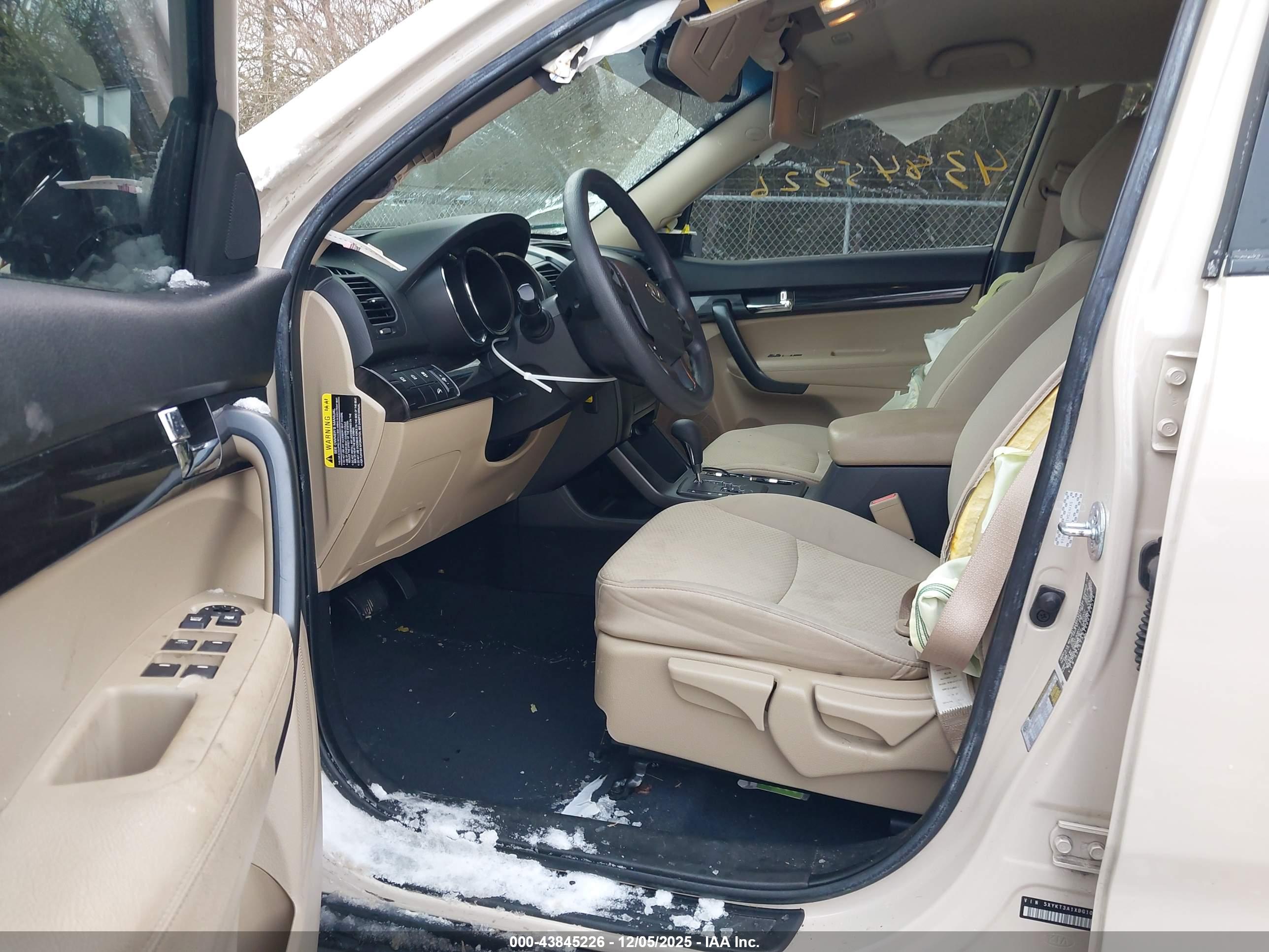 KIA SORENTO image 5