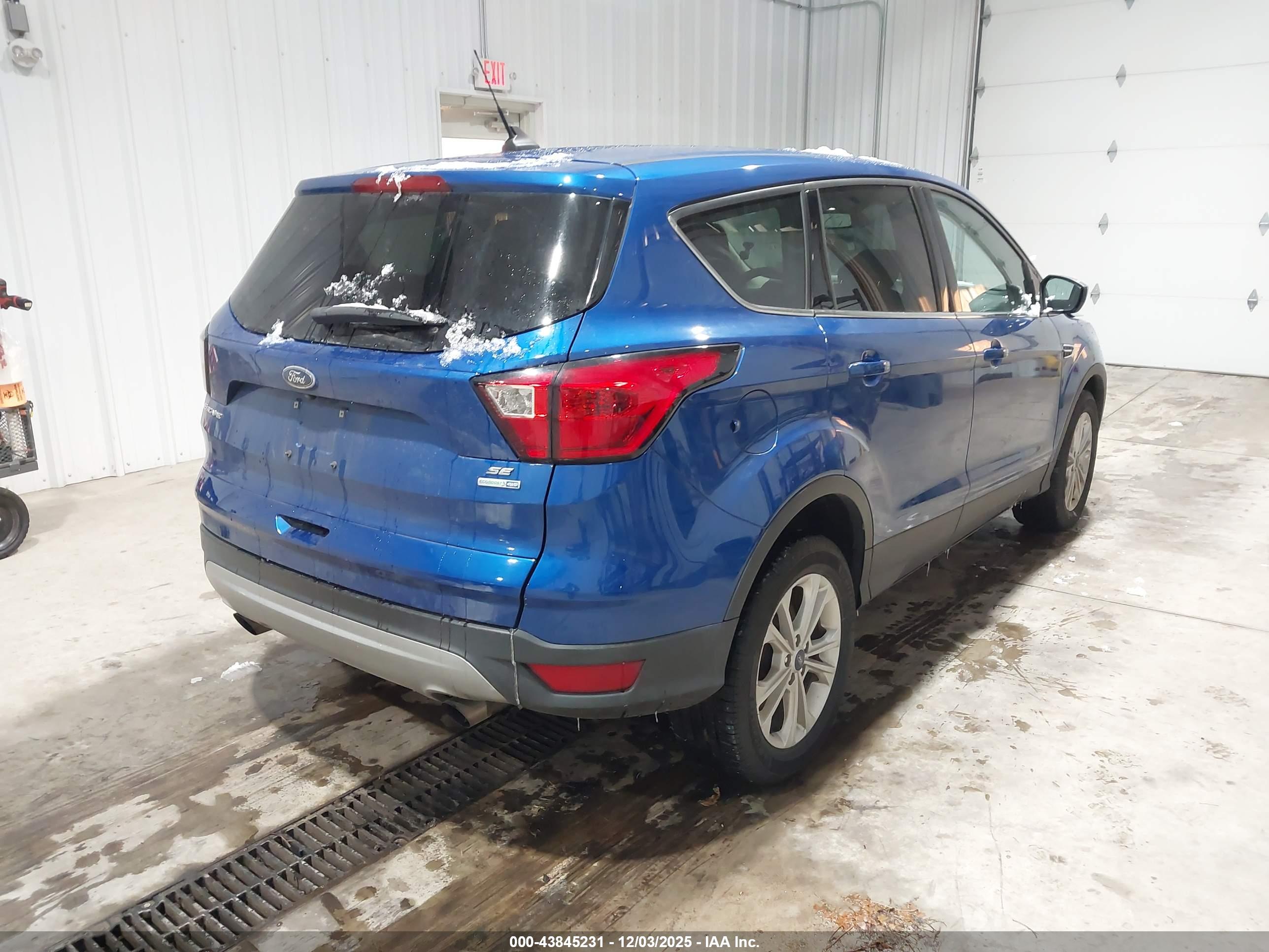 FORD ESCAPE image 4