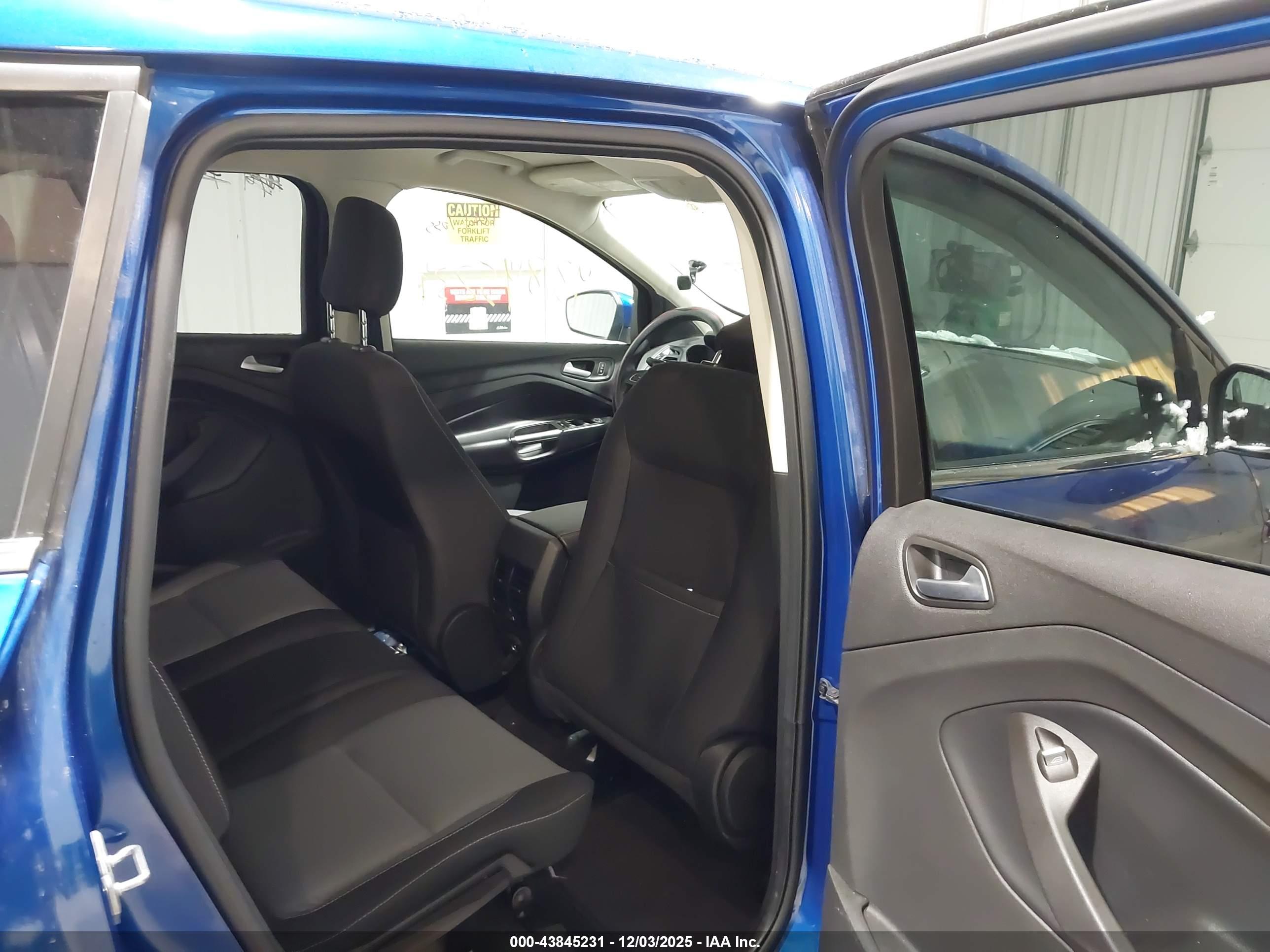 FORD ESCAPE image 8