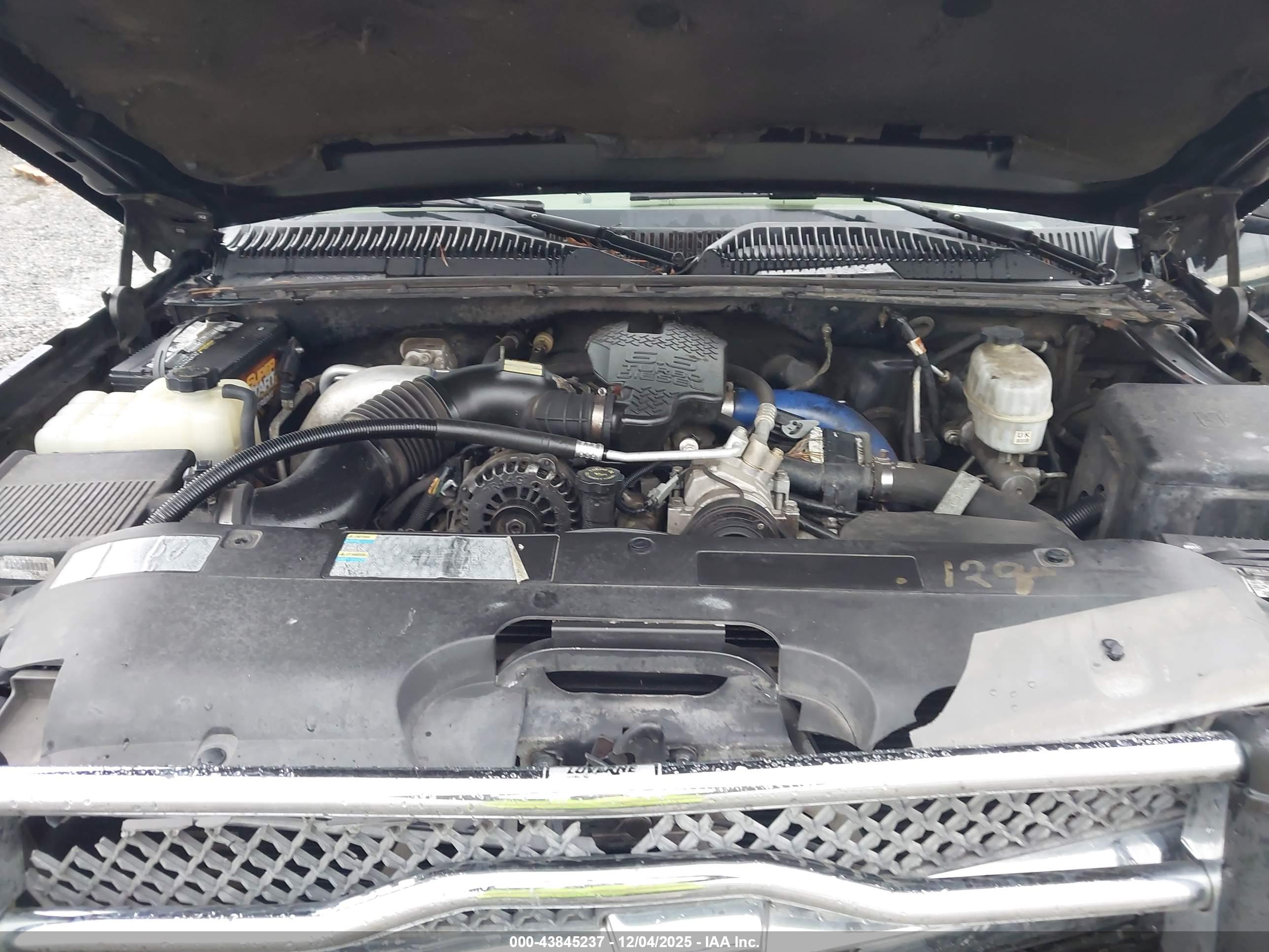 CHEVROLET SILVERADO image 10