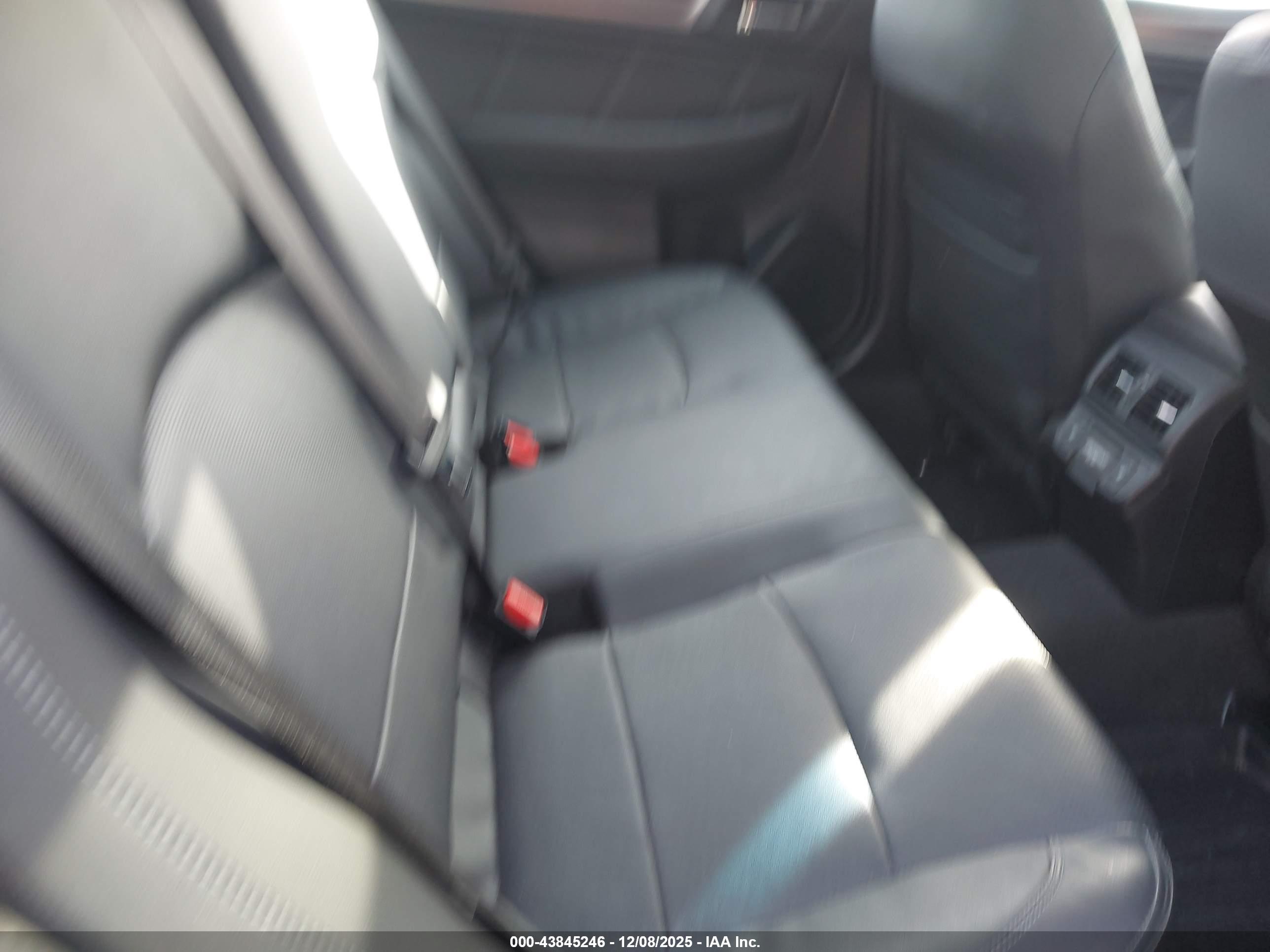 SUBARU LEGACY image 8