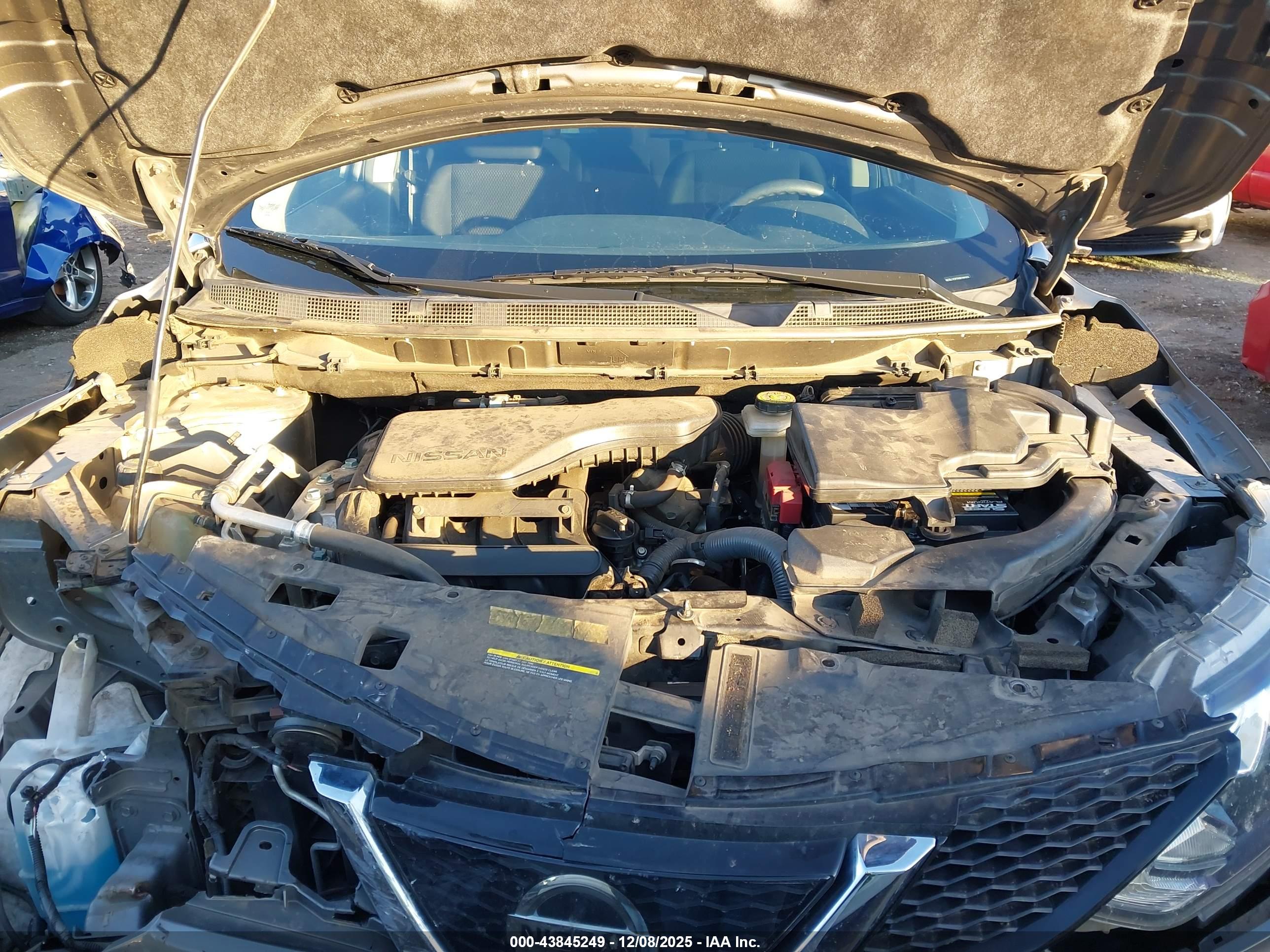 NISSAN ROGUE image 10