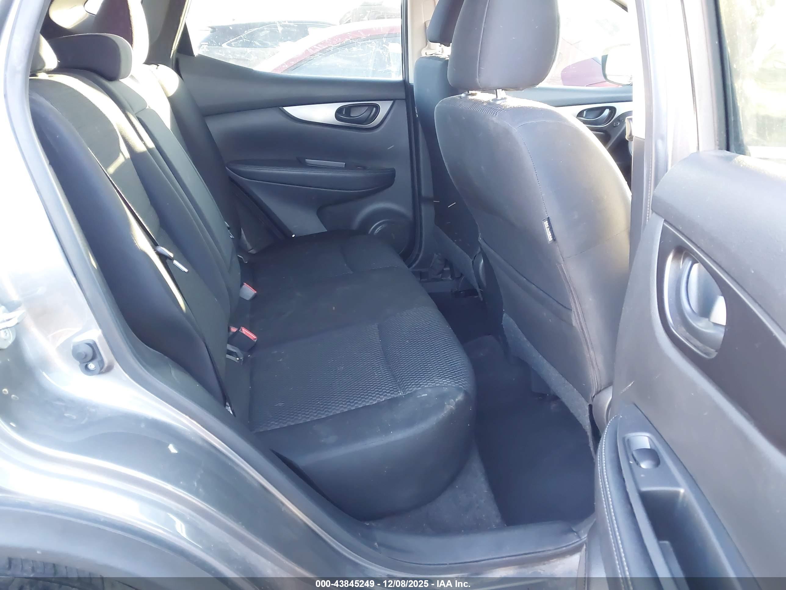 NISSAN ROGUE image 8