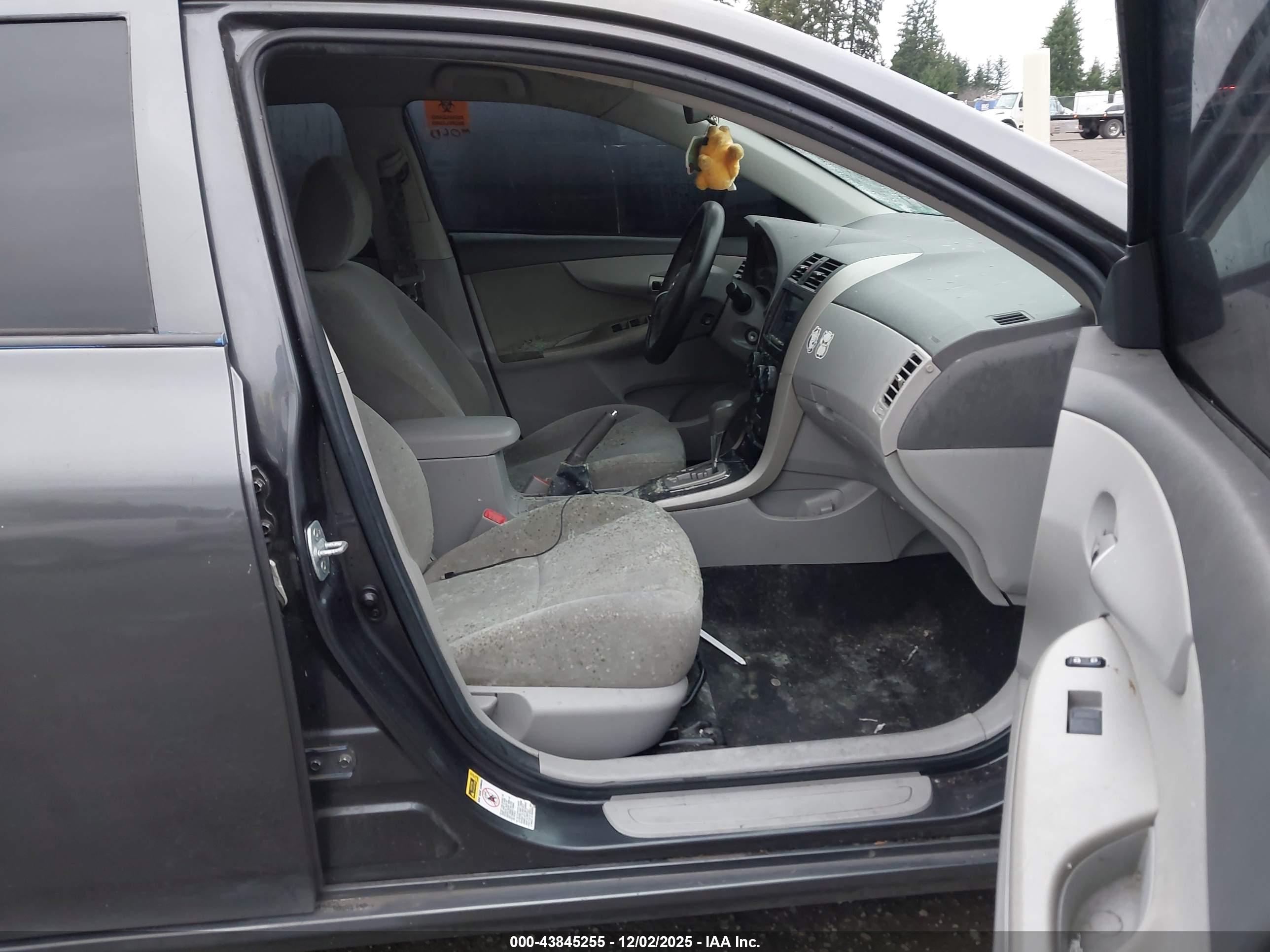 TOYOTA COROLLA image 5
