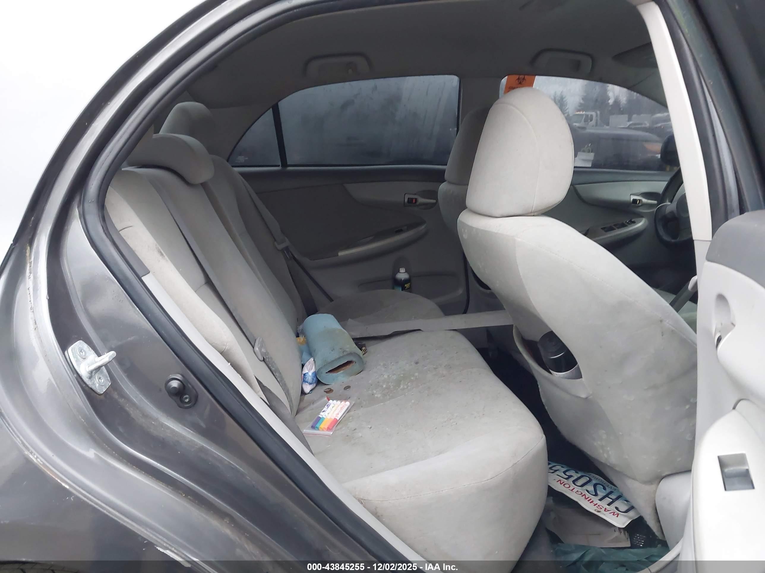 TOYOTA COROLLA image 8