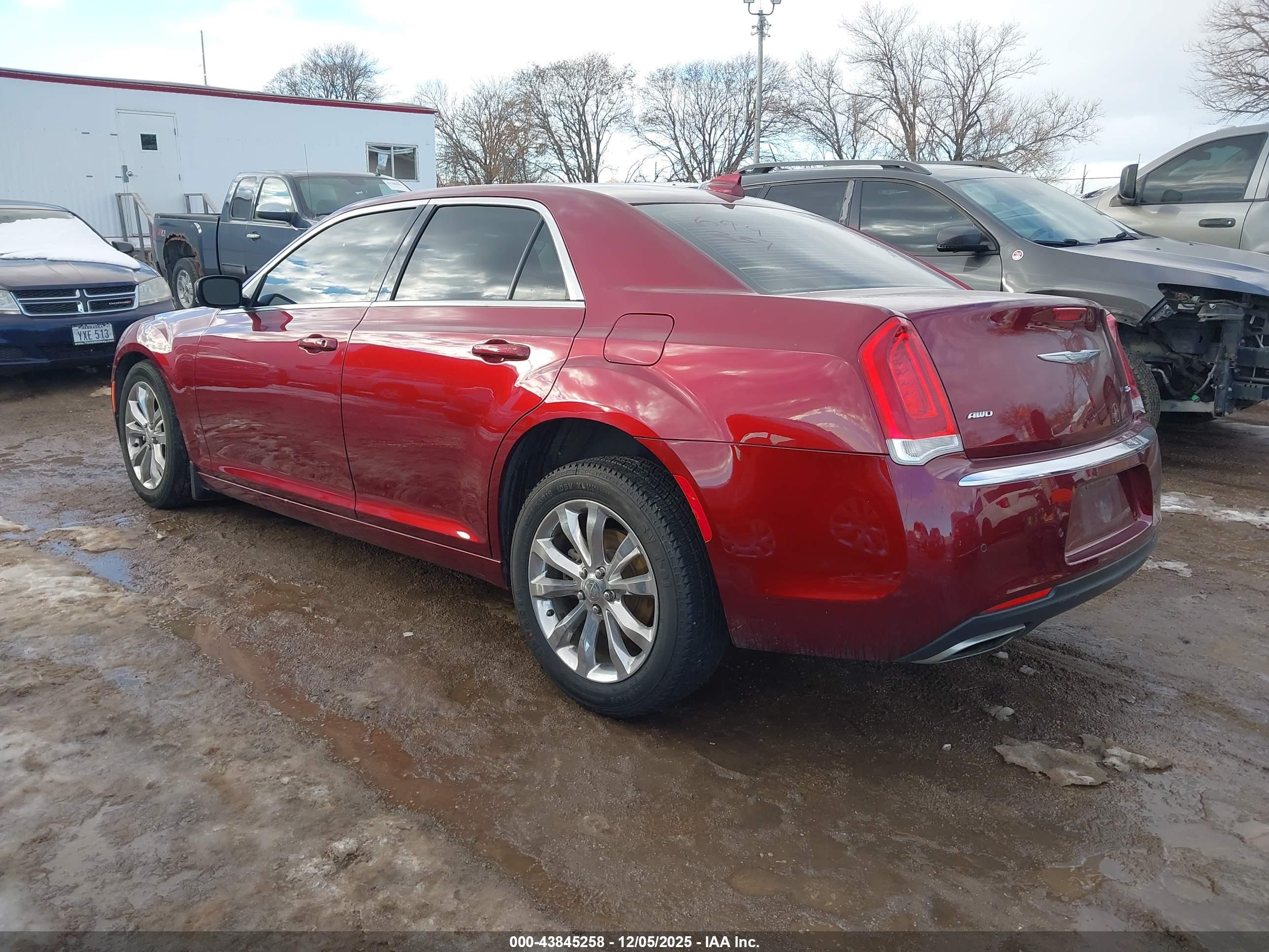 CHRYSLER 300 image 3