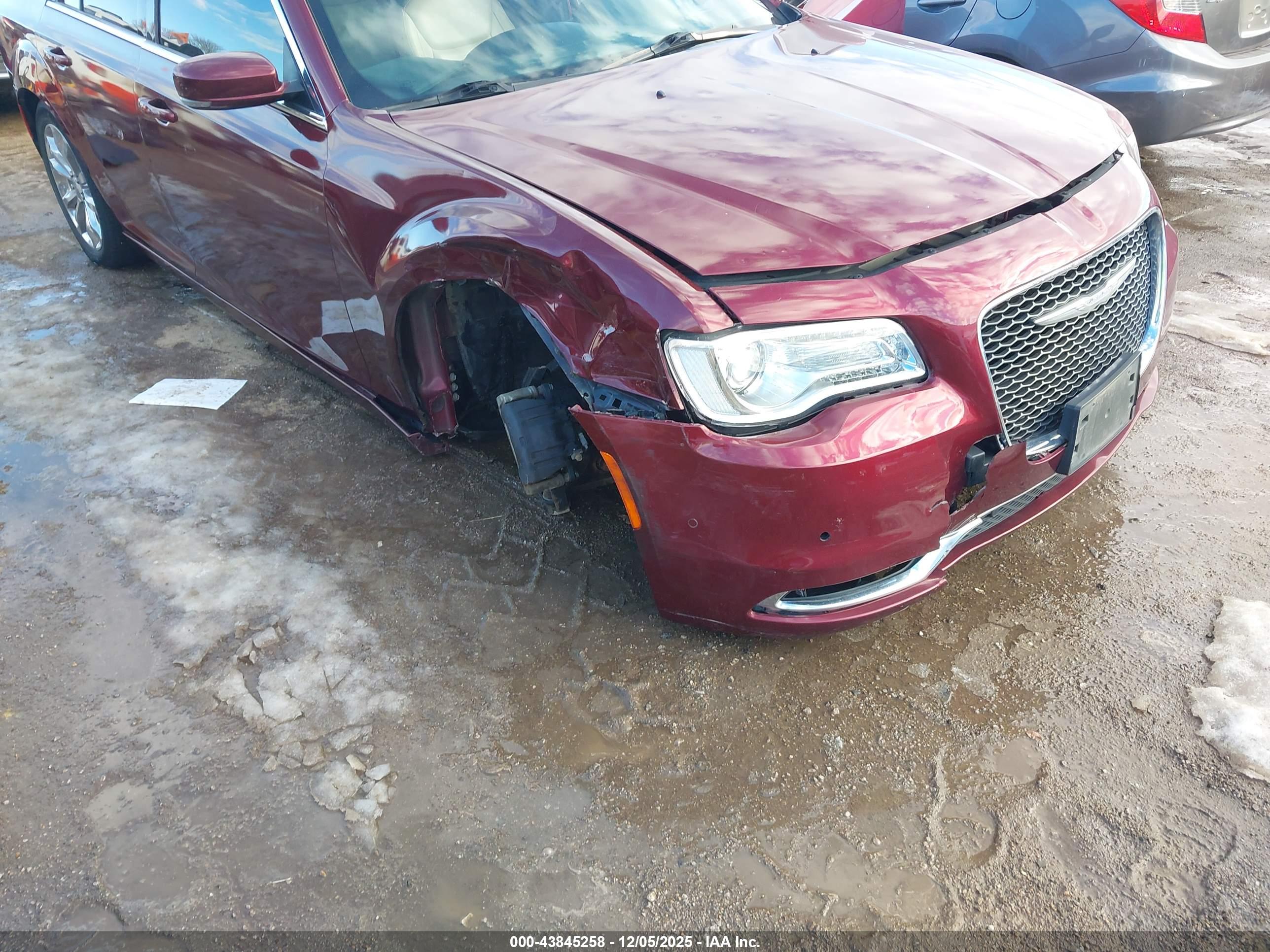 CHRYSLER 300 image 6