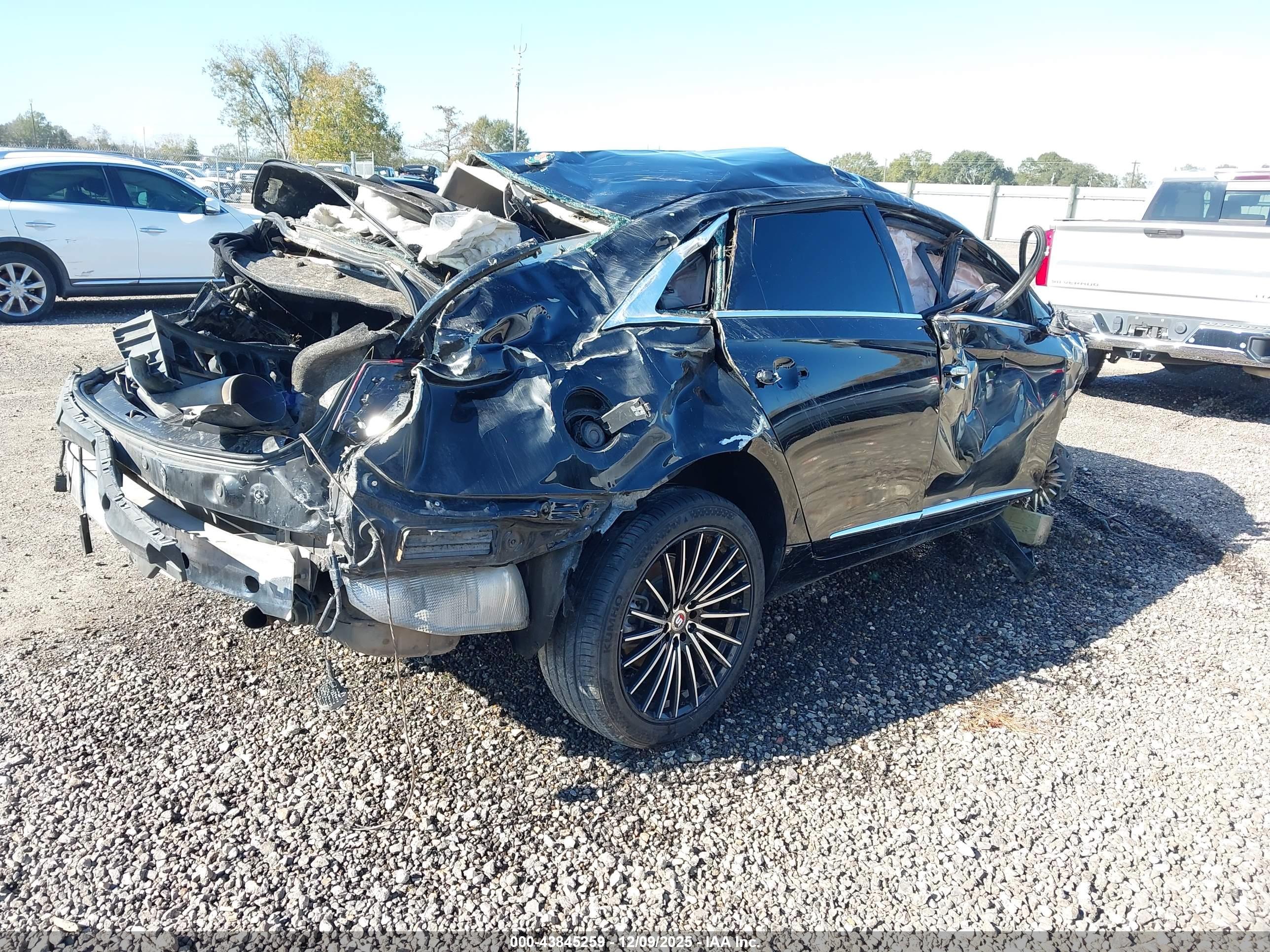 CADILLAC XTS image 4