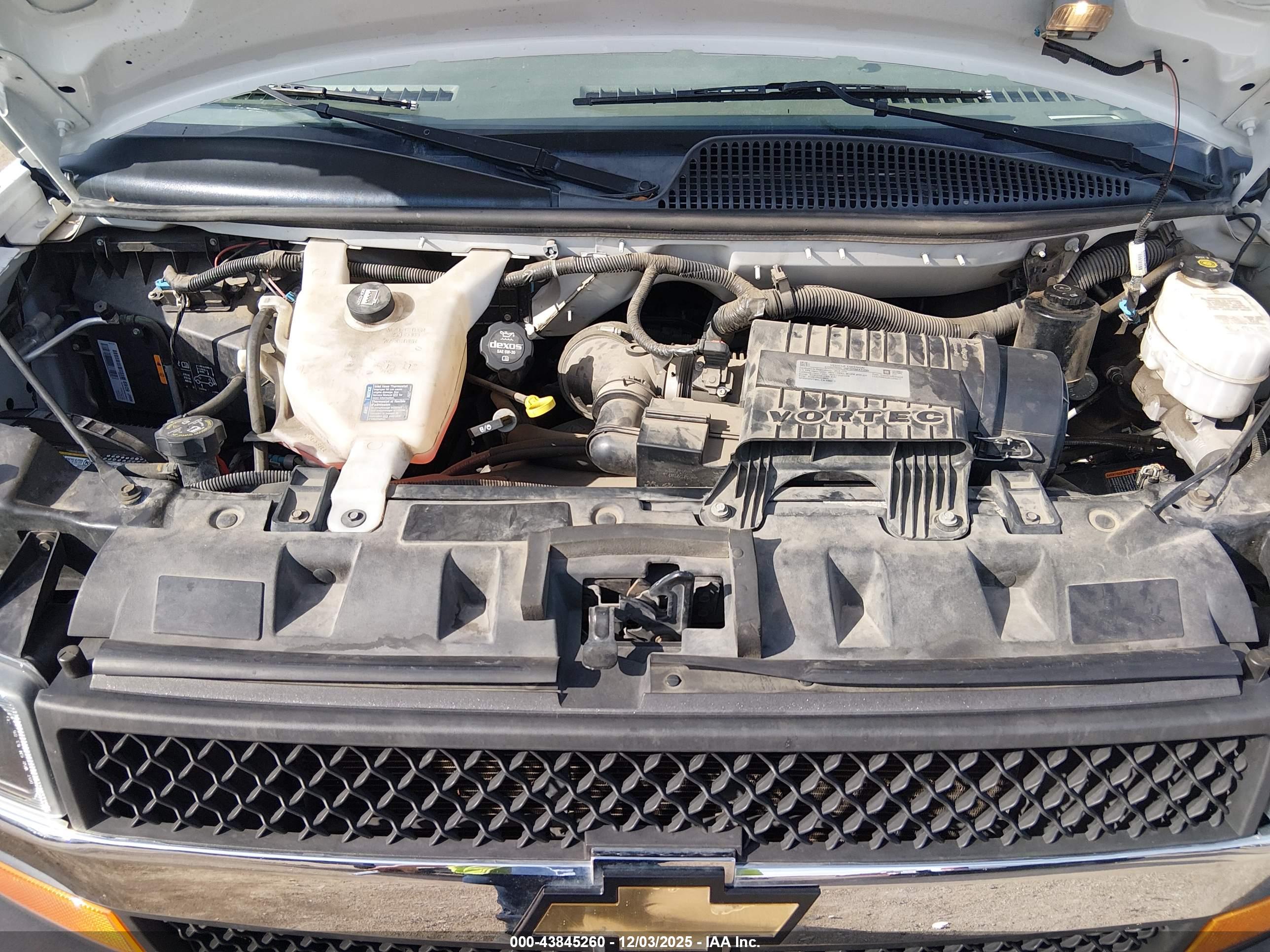 CHEVROLET EXPRESS image 10