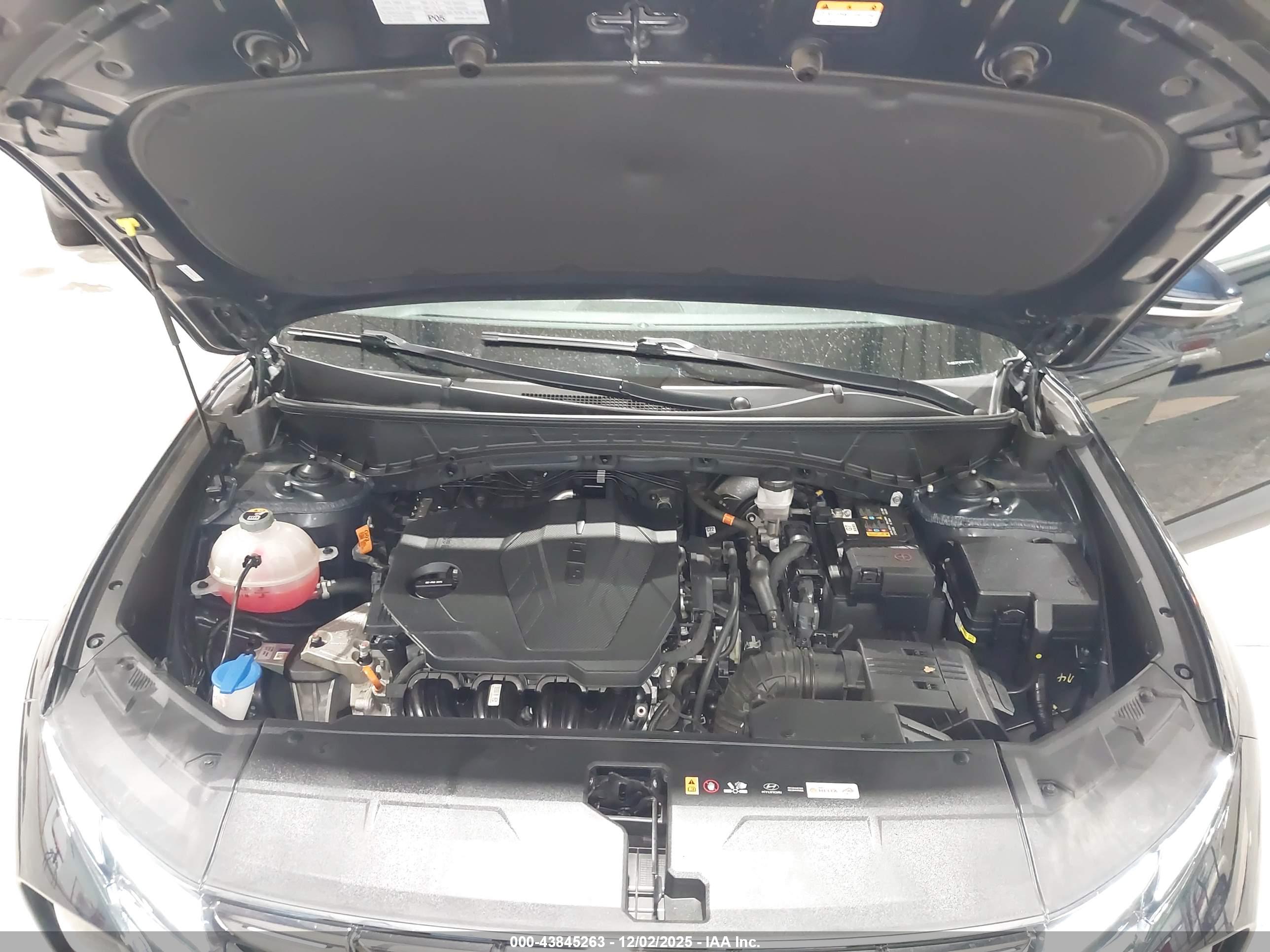 HYUNDAI TUCSON image 10