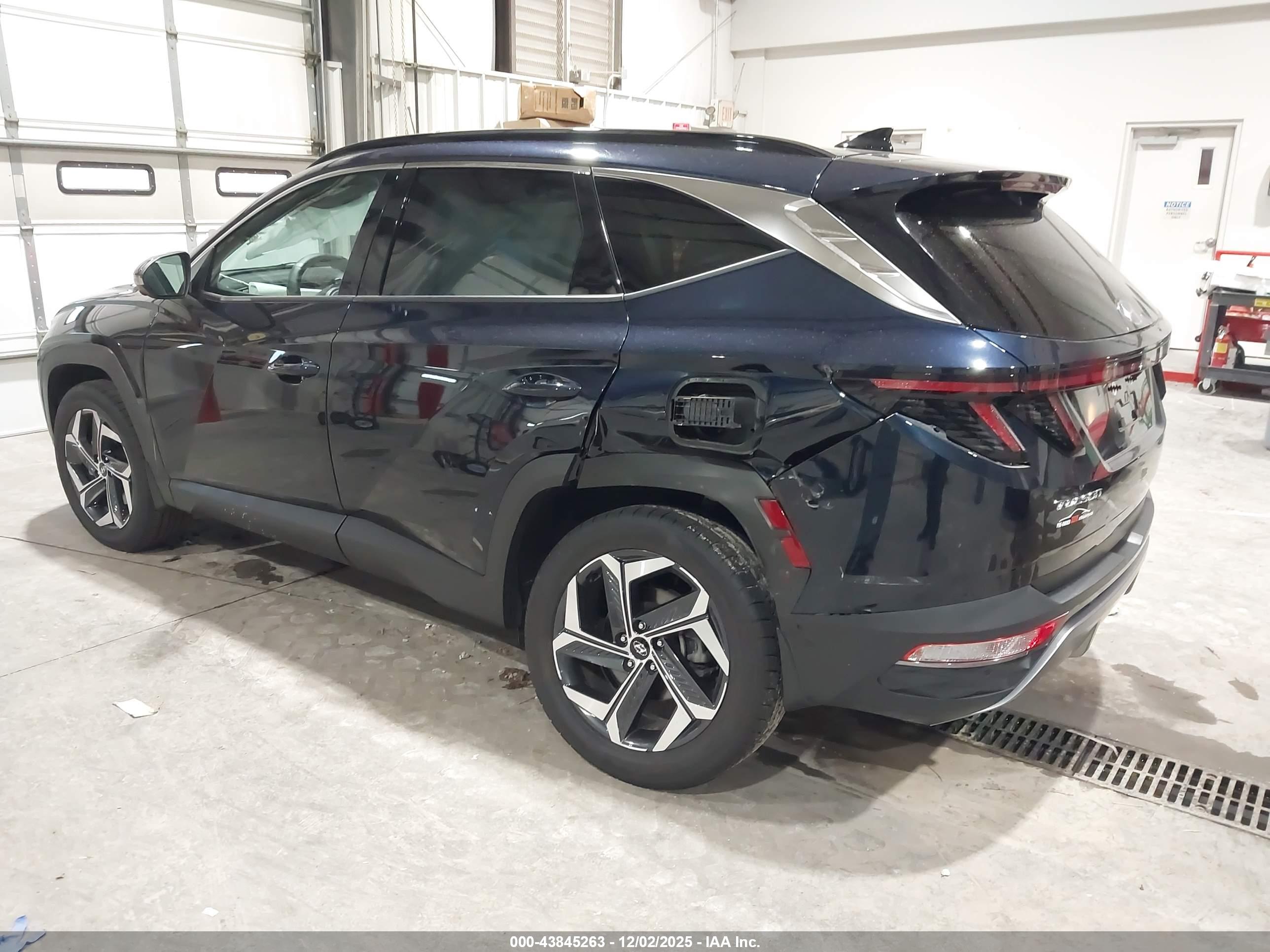 HYUNDAI TUCSON image 3