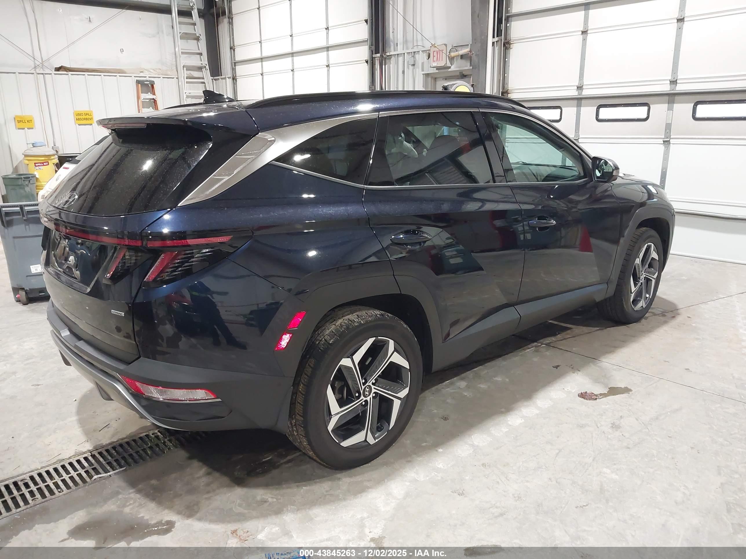 HYUNDAI TUCSON image 4