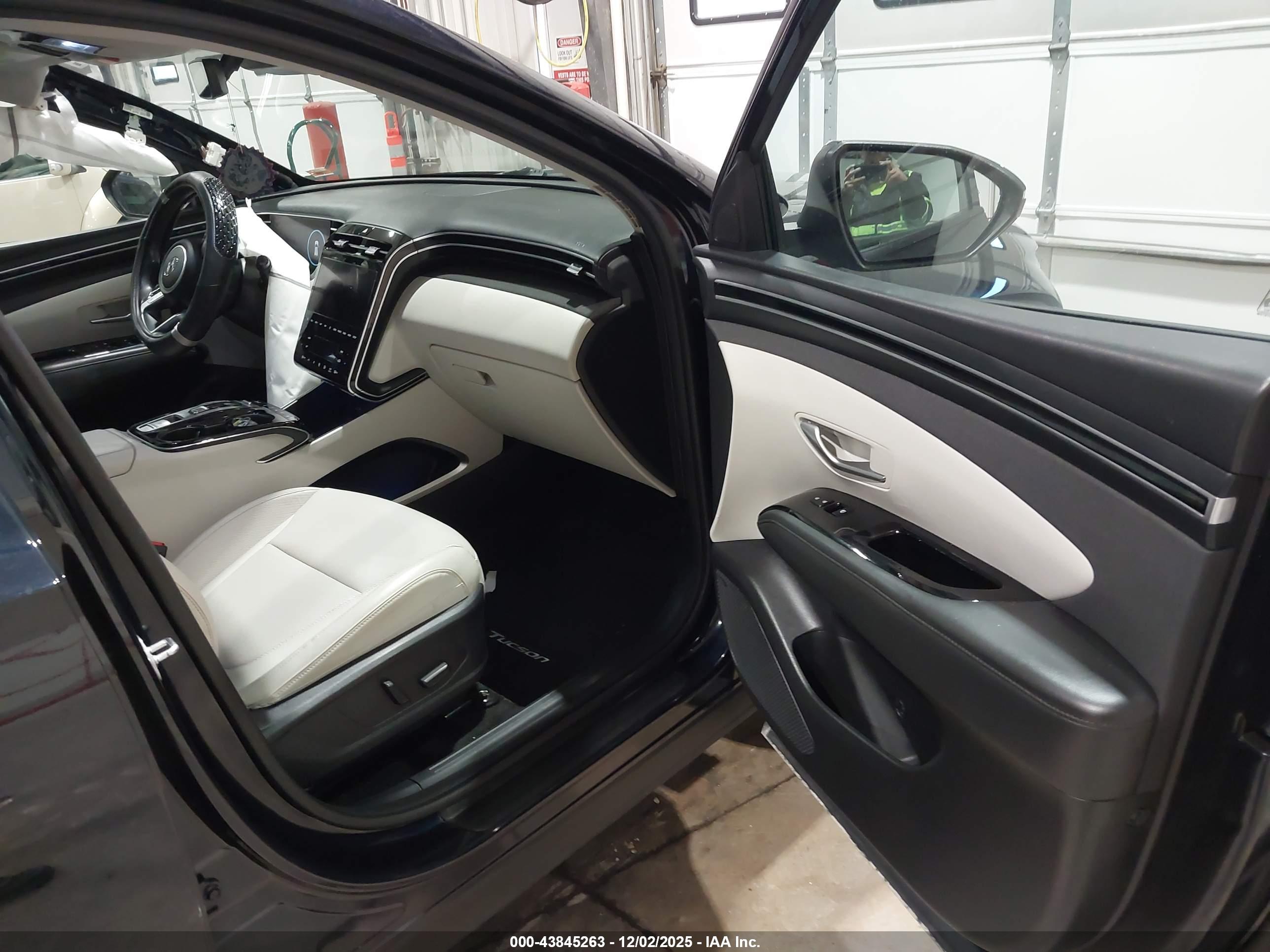 HYUNDAI TUCSON image 5