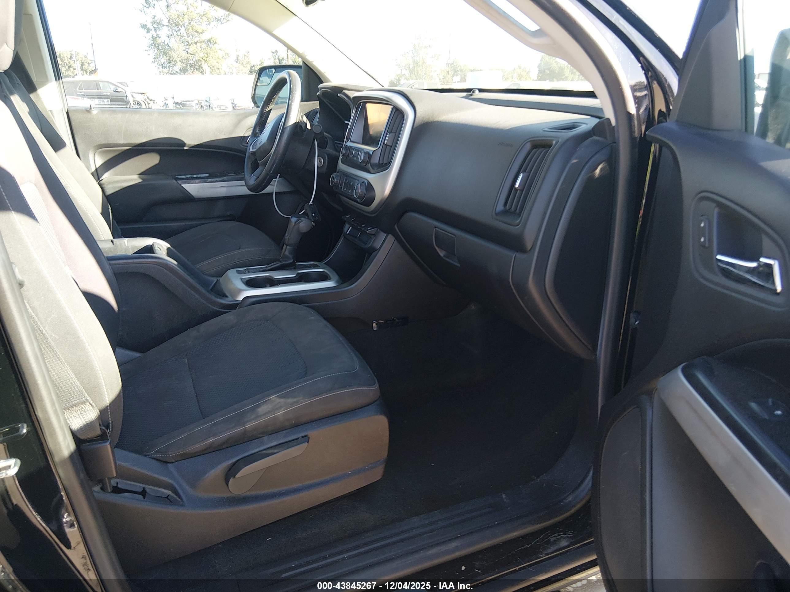 CHEVROLET COLORADO image 5