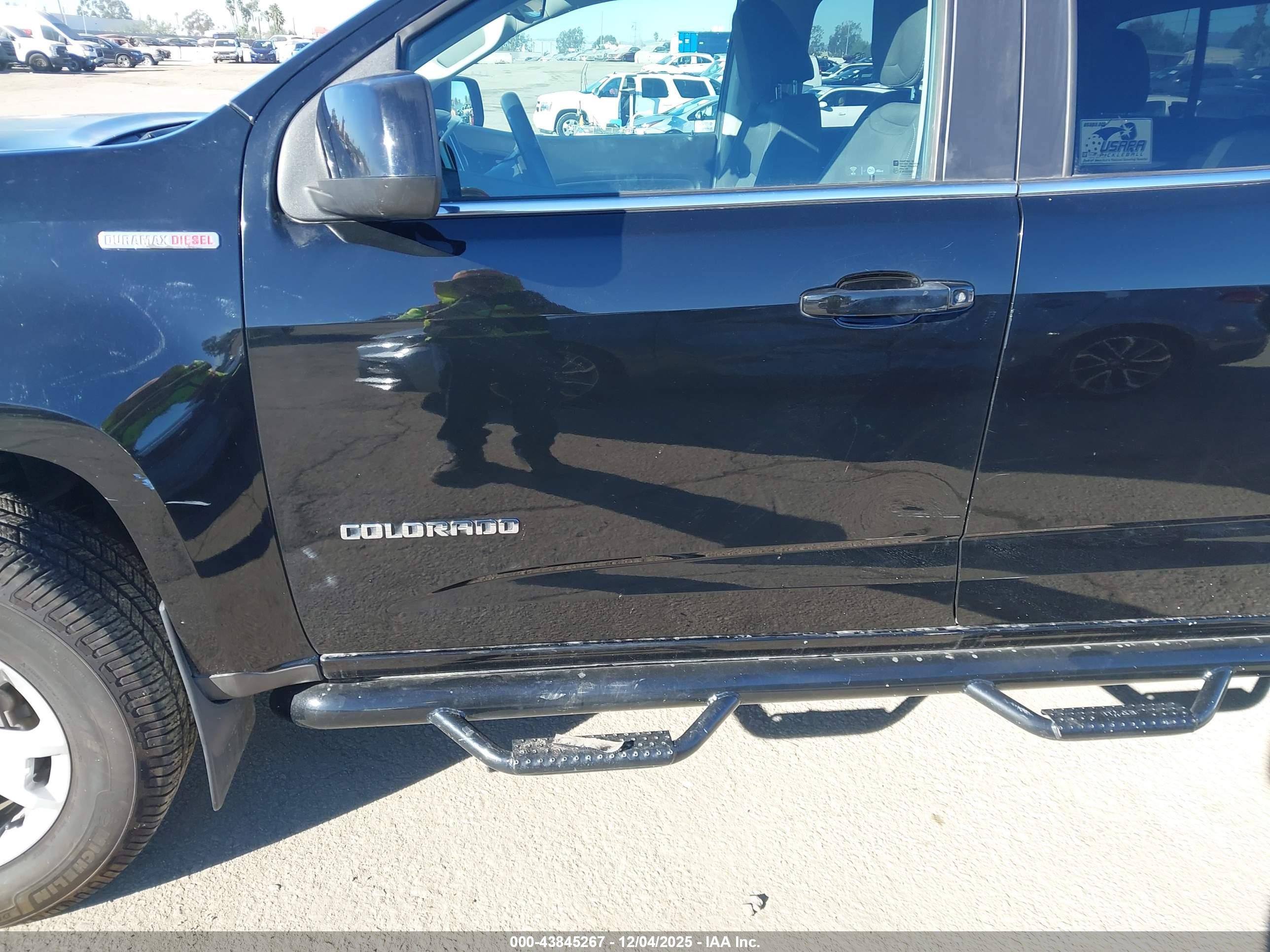 CHEVROLET COLORADO image 6