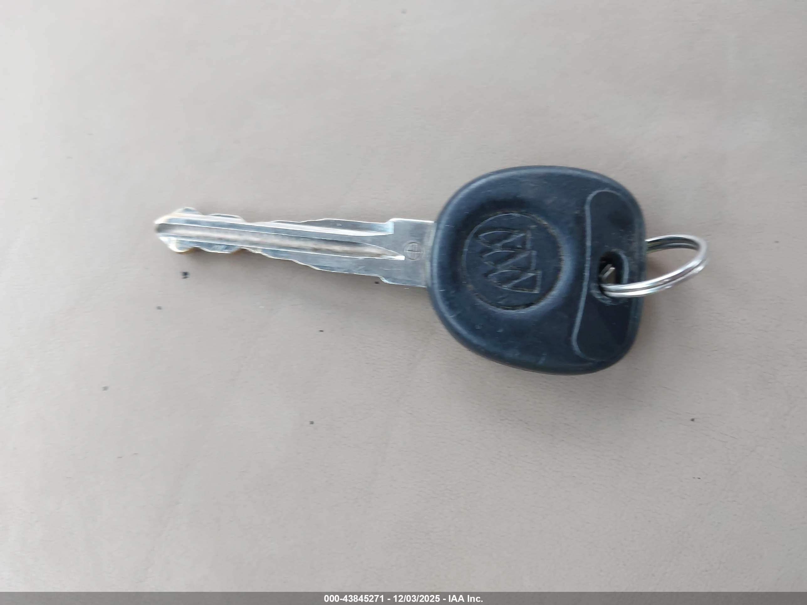BUICK LUCERNE image 11