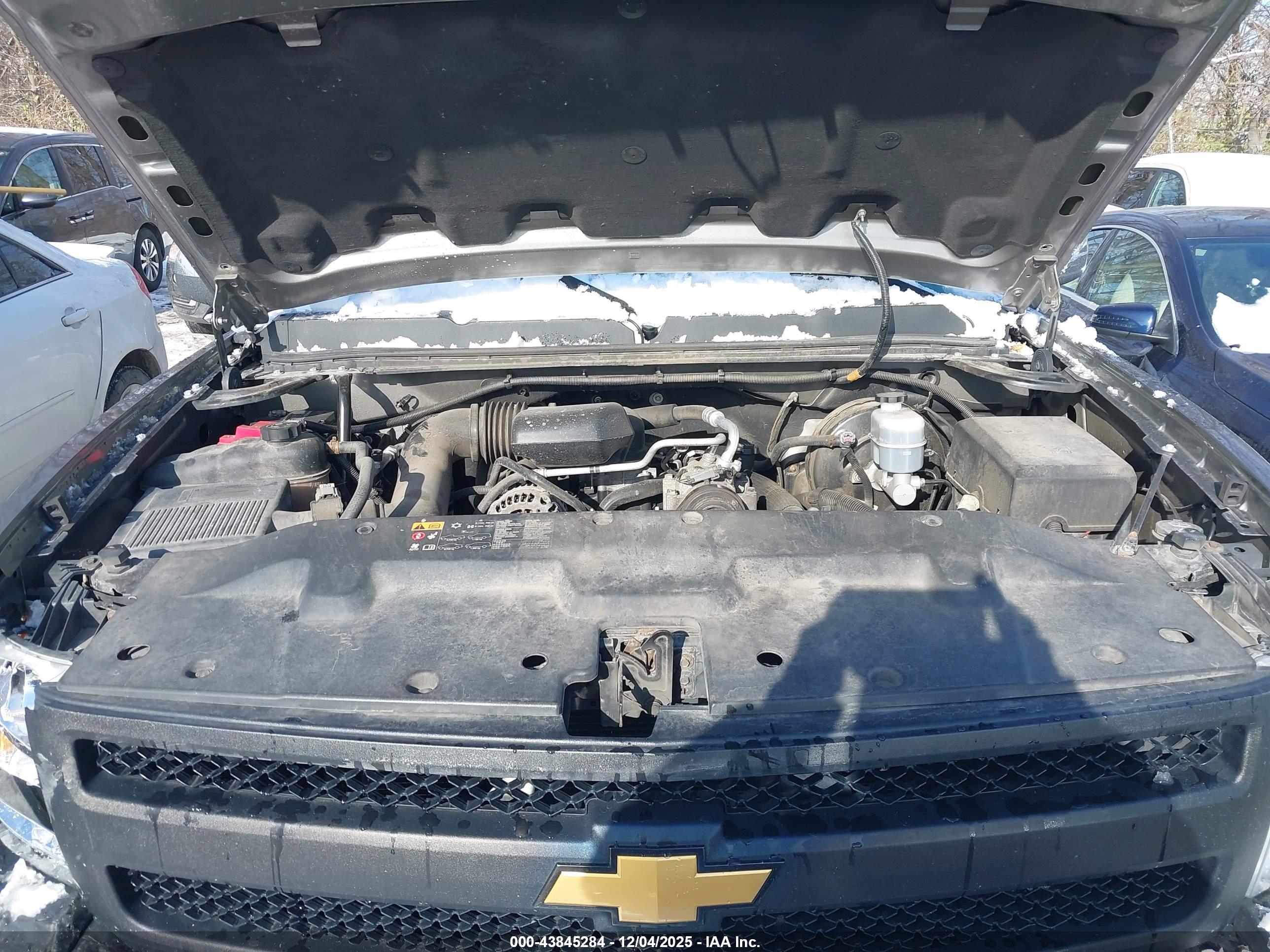 CHEVROLET SILVERADO image 10