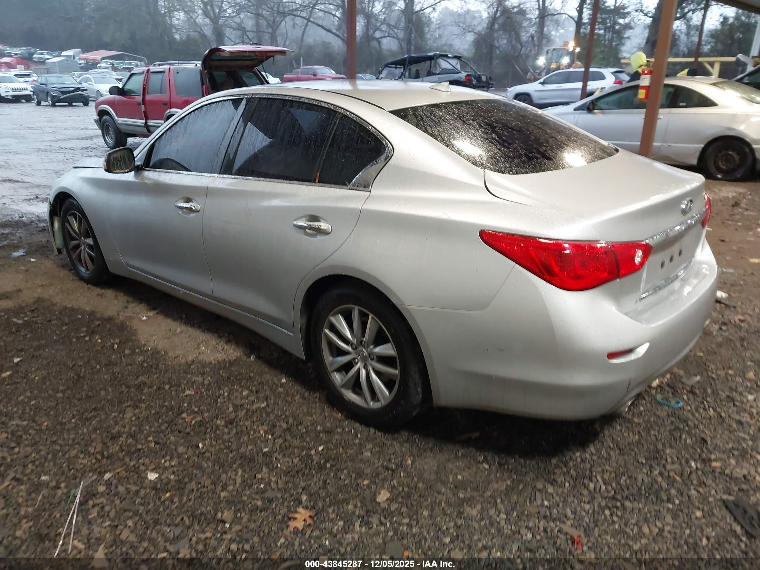 INFINITI Q50 image 3