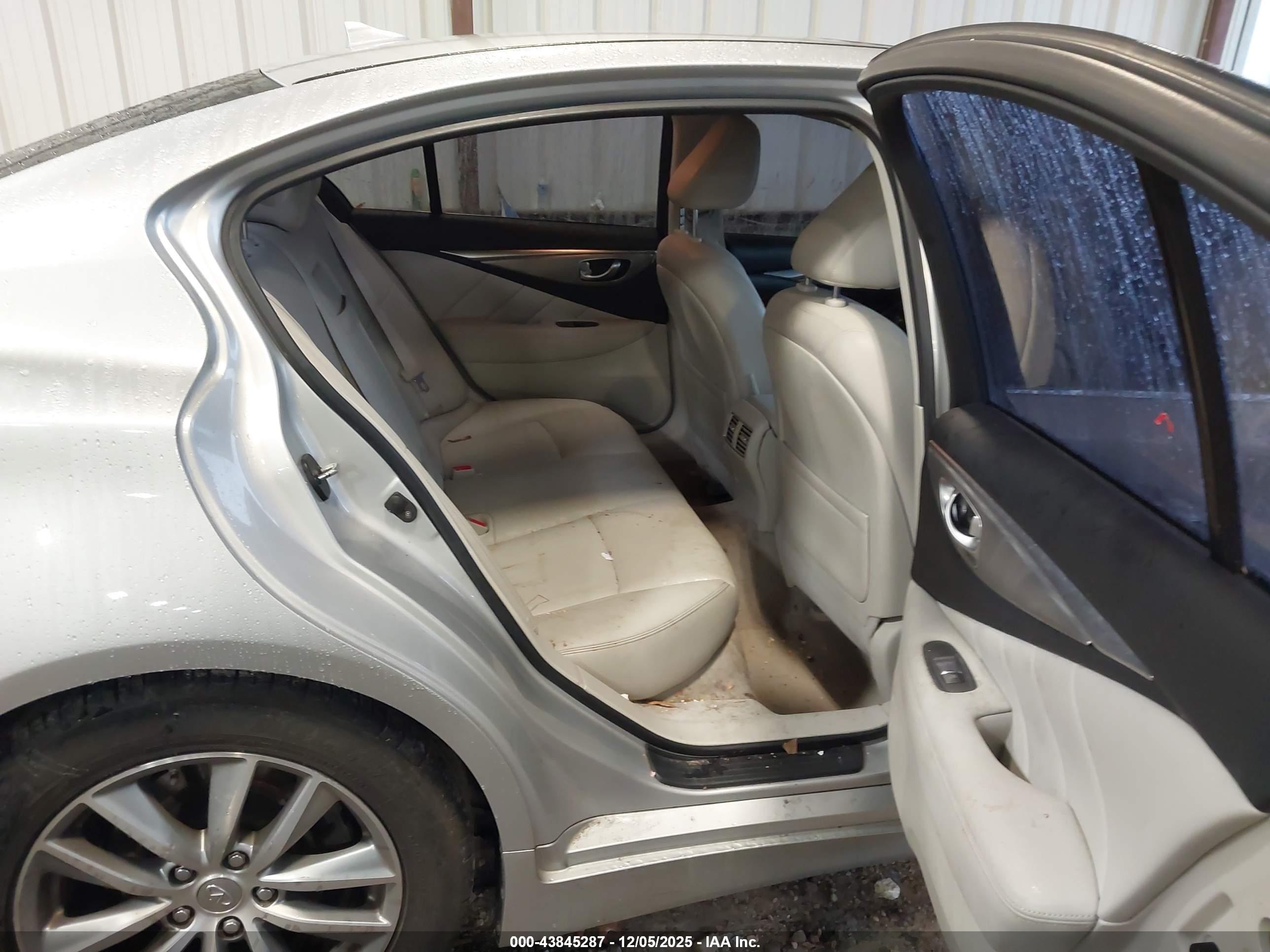 INFINITI Q50 image 8