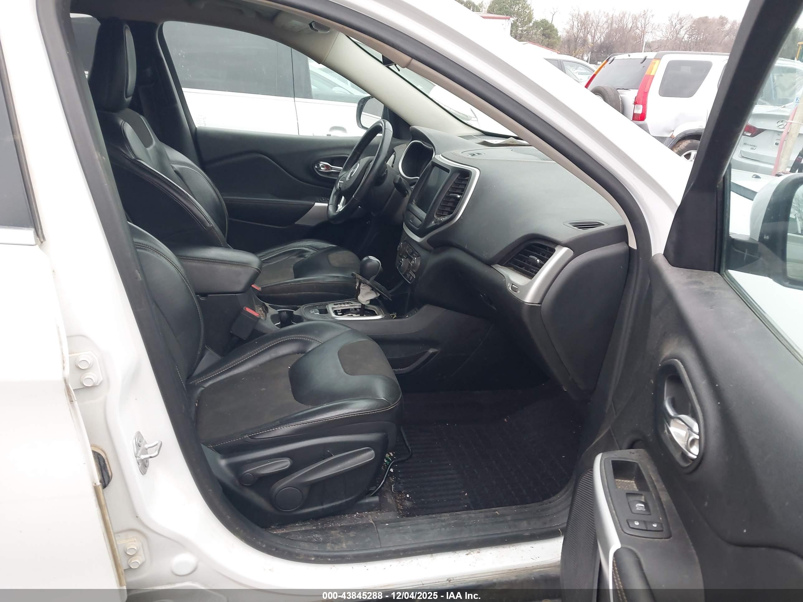 JEEP CHEROKEE image 5