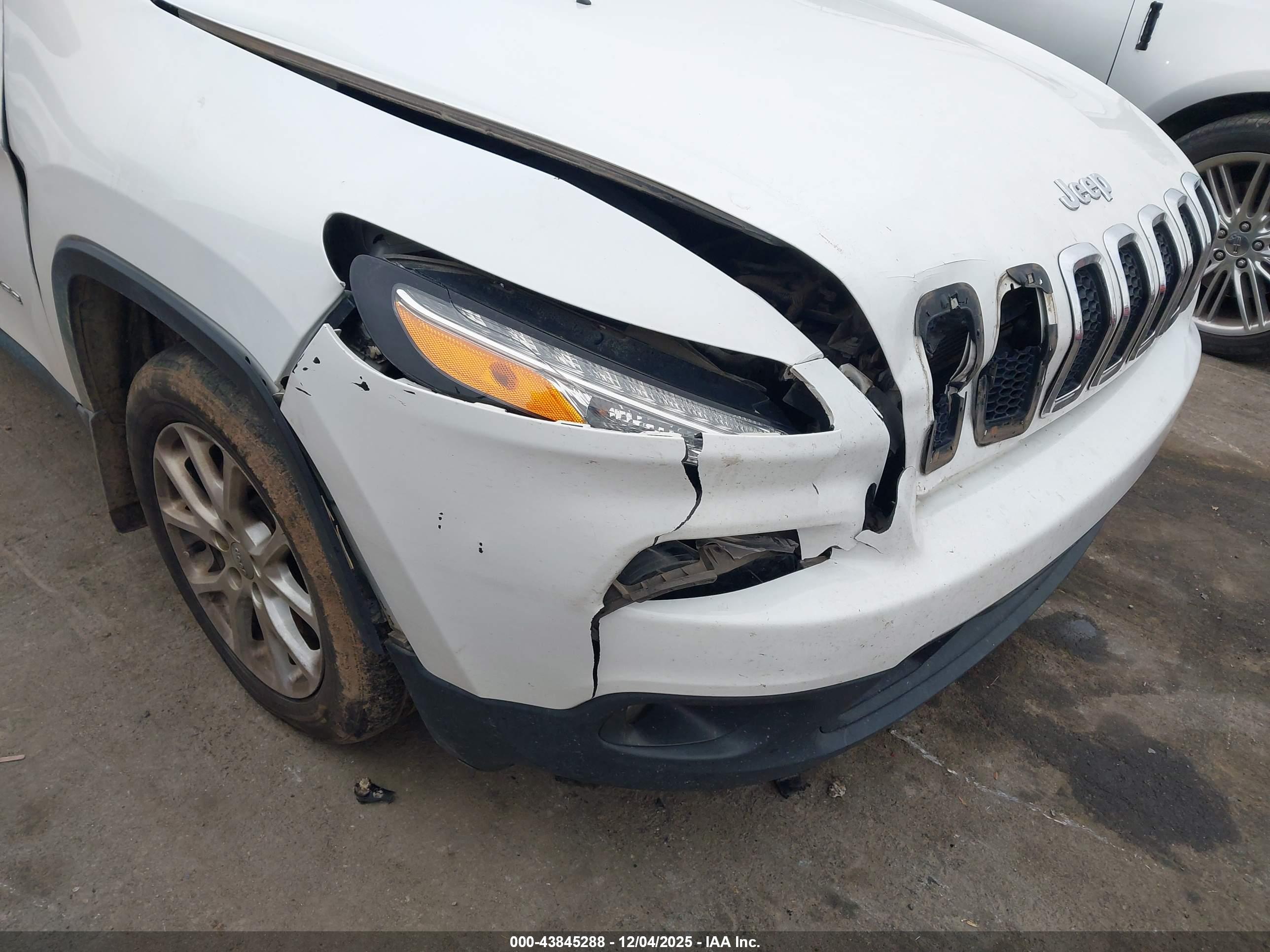 JEEP CHEROKEE image 6
