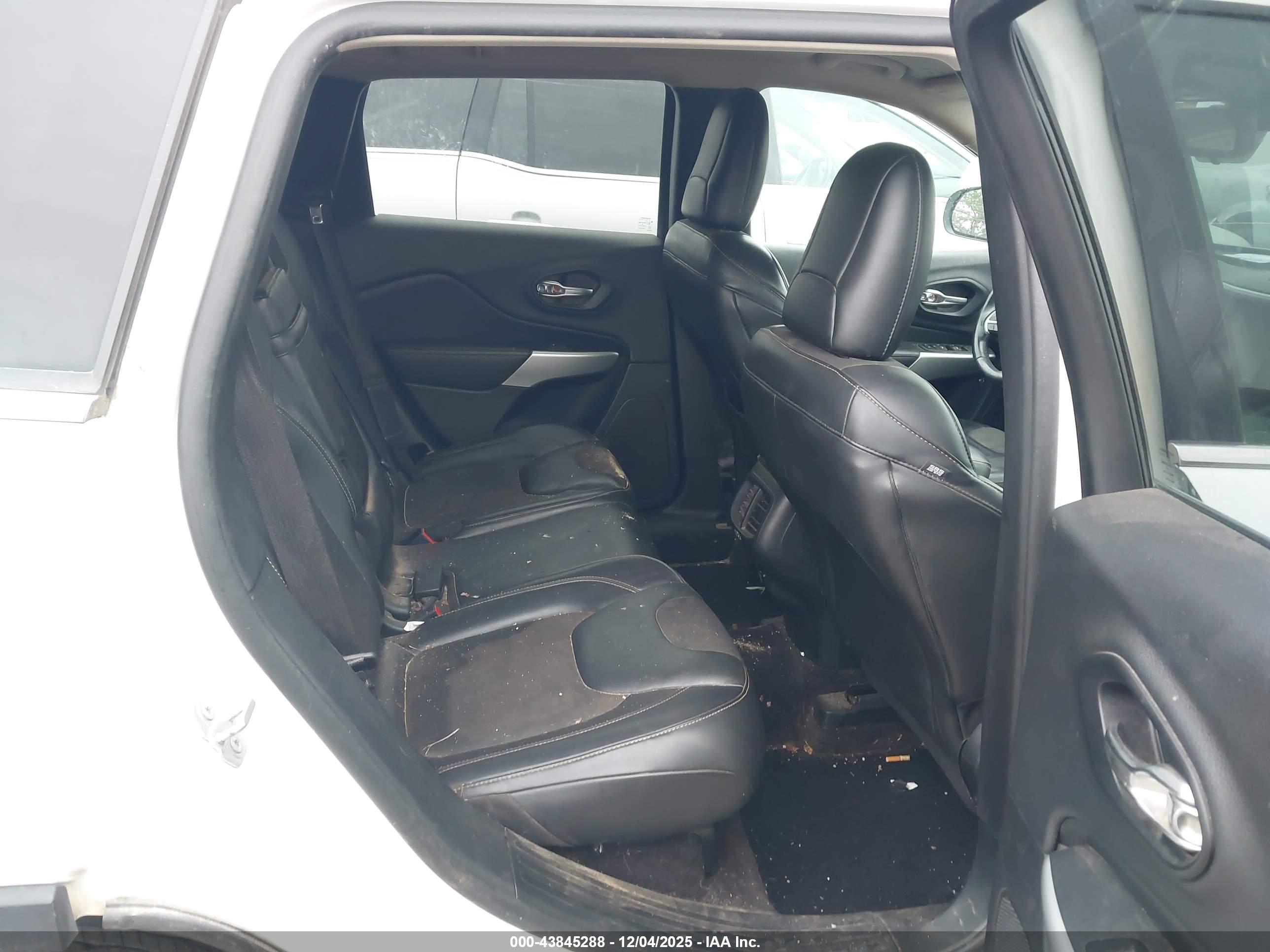 JEEP CHEROKEE image 8