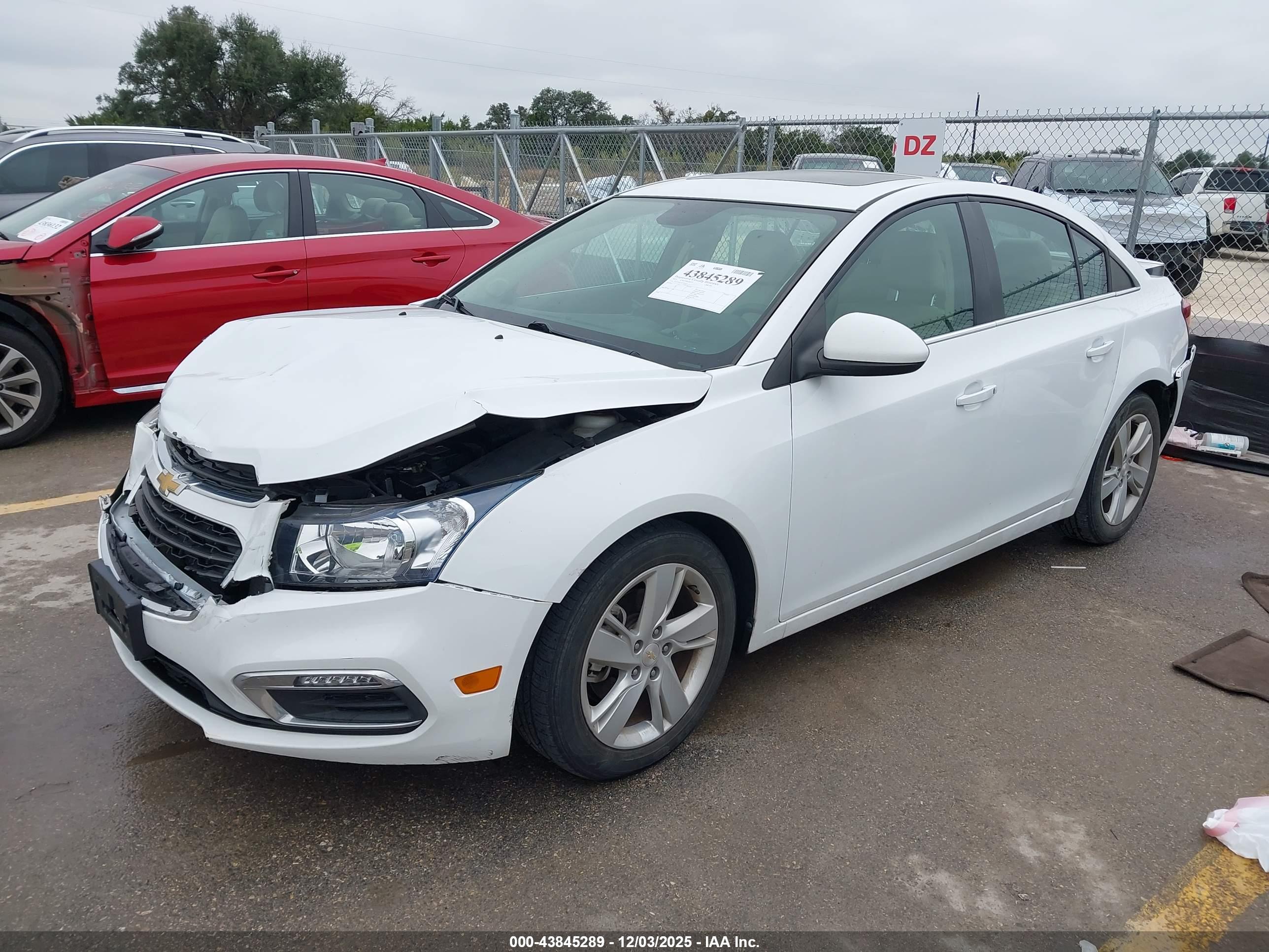 CHEVROLET CRUZE image 2