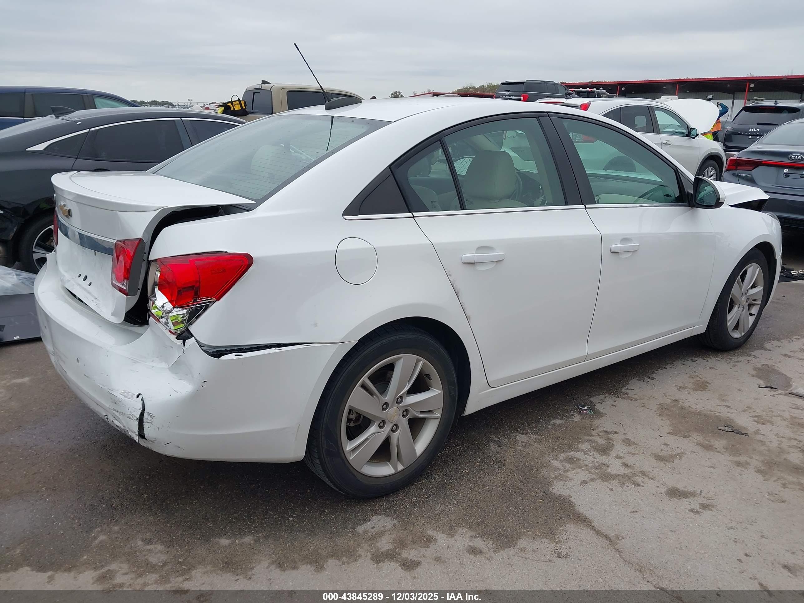 CHEVROLET CRUZE image 4