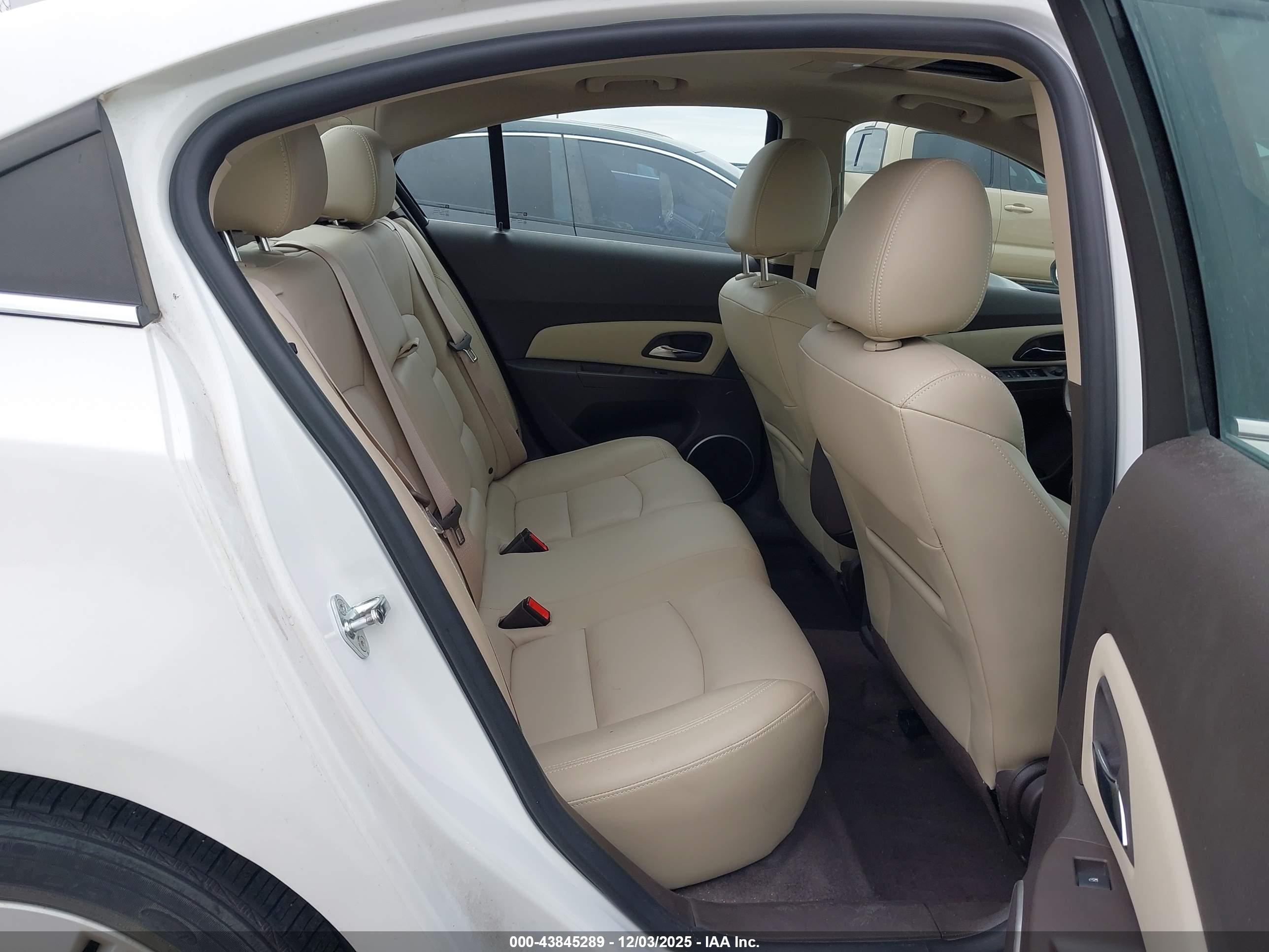 CHEVROLET CRUZE image 8