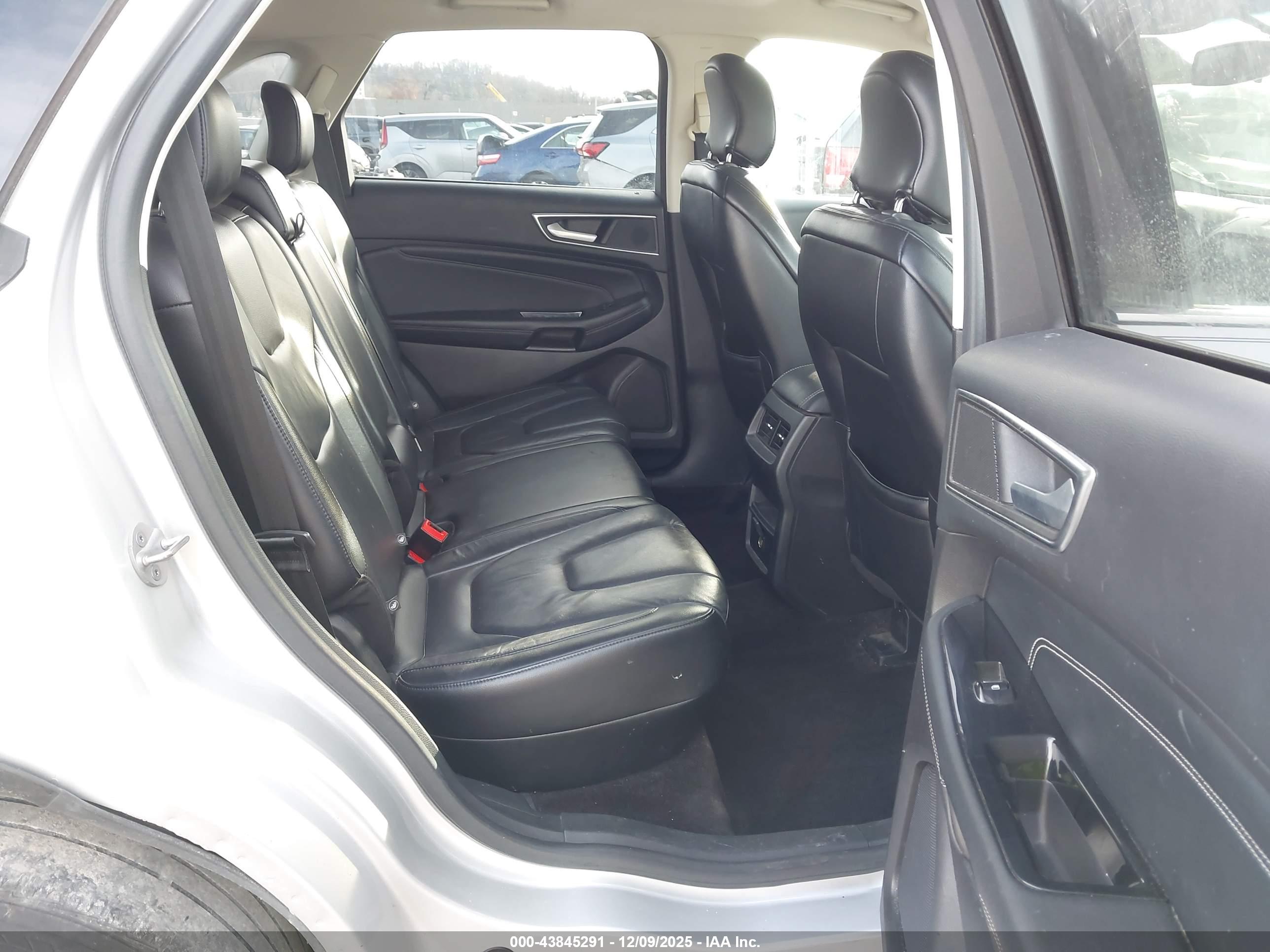 FORD EDGE image 8